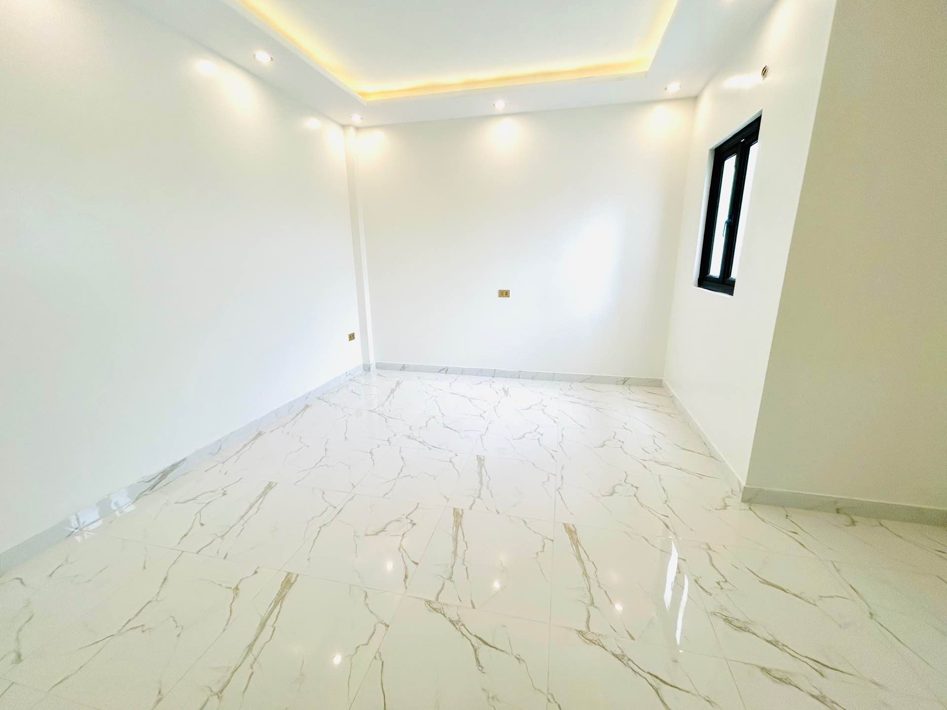 Bán nhà Yên Duyên - diện tích 60m2 5 tầng - Thang máy - giá 12,68 tỷ