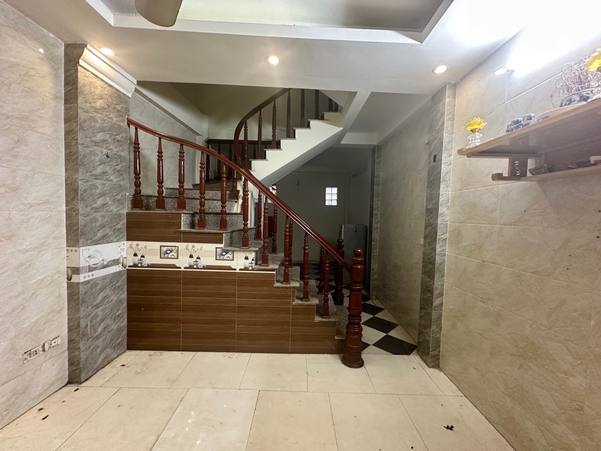Bán nhà Thanh Lân - diện tích 31m2 4 tầng - Gần ô tô - giá 7 tỷ