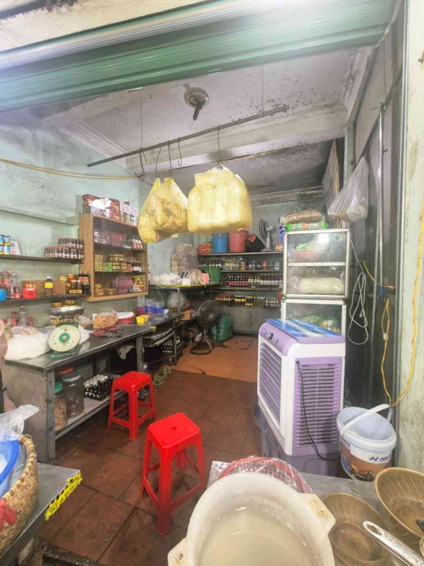 Bán nhà Vũ Tông Phan - diện tích 193m2 2 tầng - Mặt phố lớn vỉa hè rộng - giá 99 tỷ
