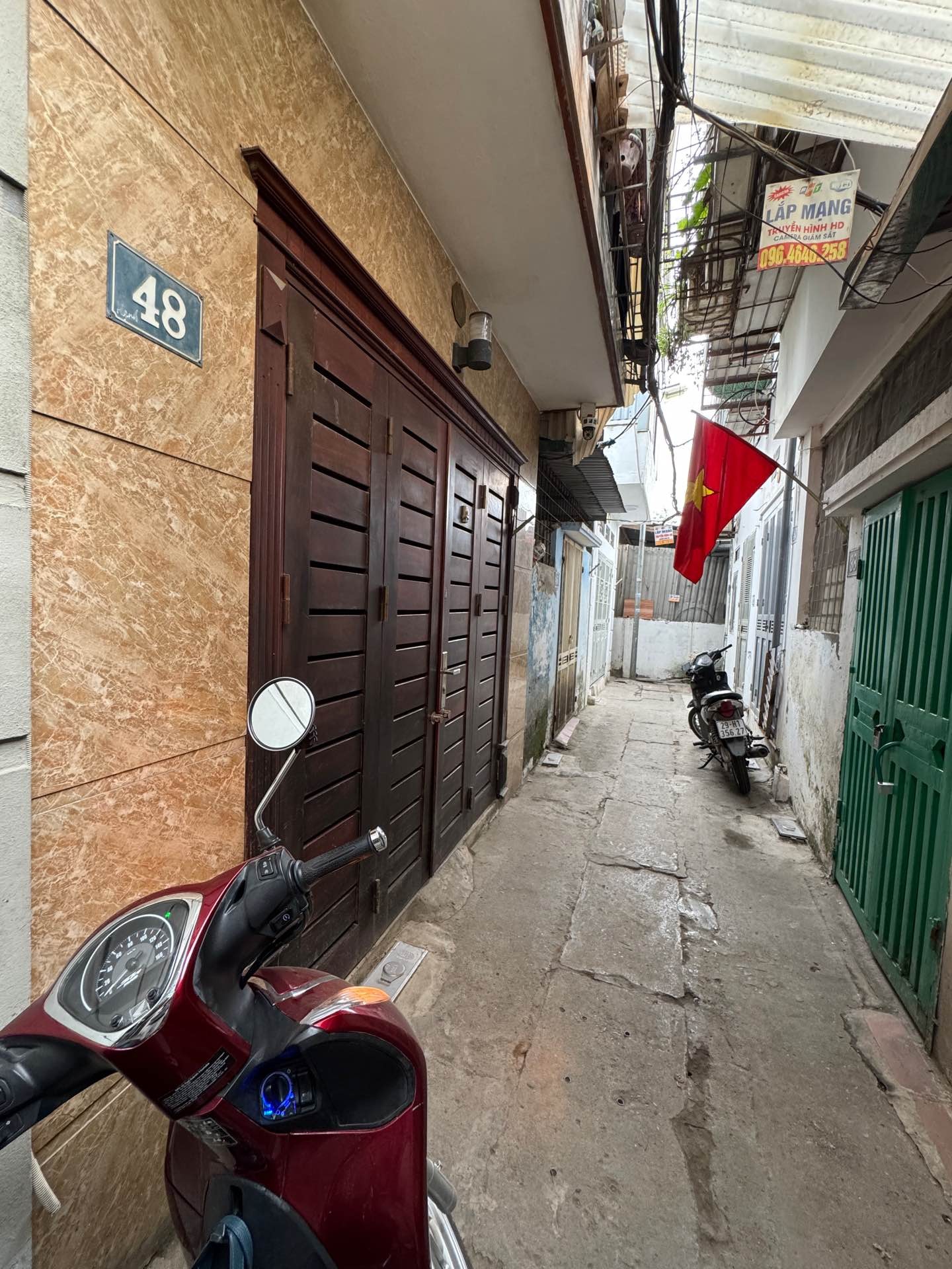 Bán nhà Định Công Hạ - diện tích 40m2 3 tầng - Nhà lô góc, 4 ngủ - giá 2,7 tỷ