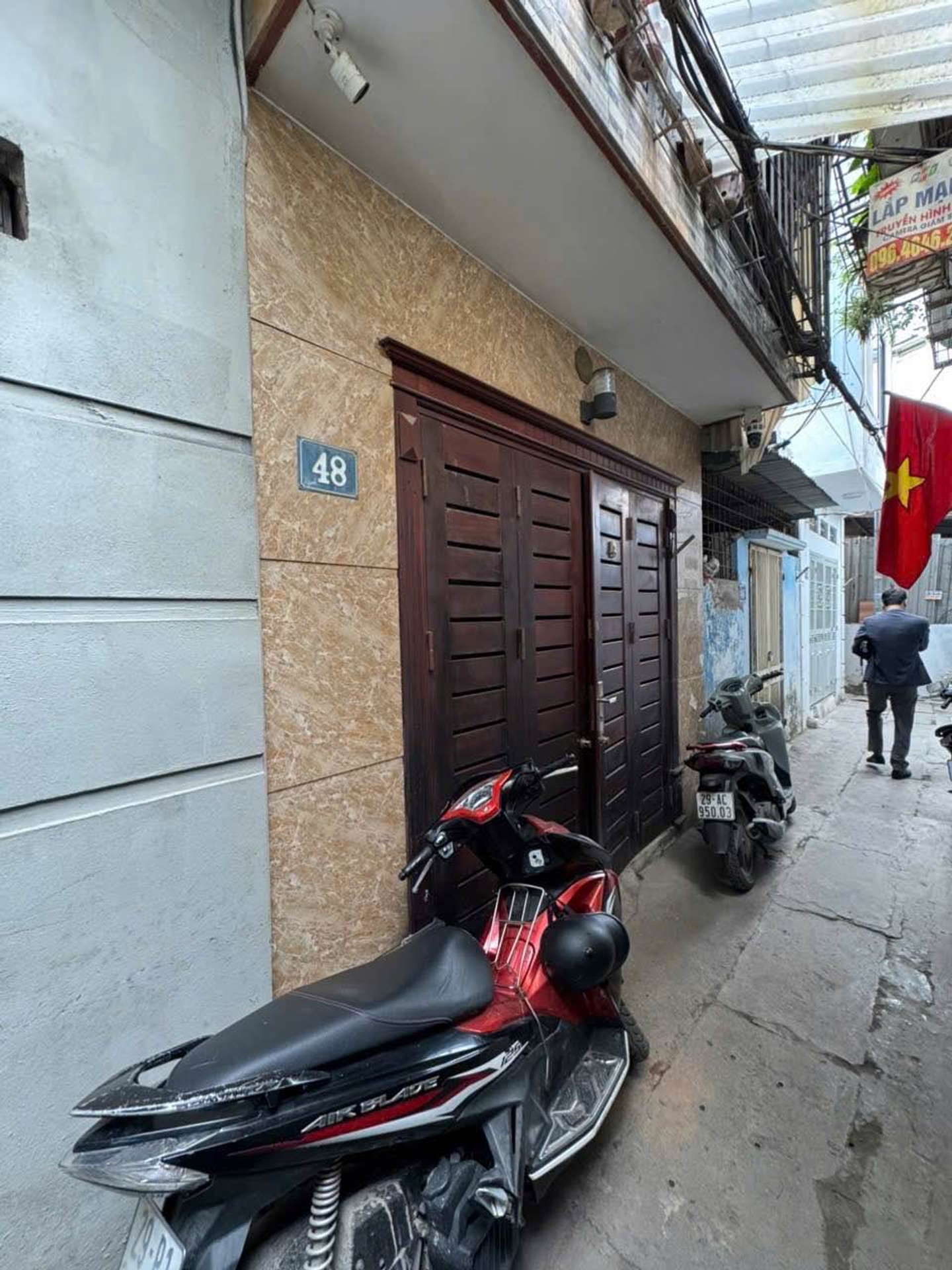 Bán nhà Định Công Hạ - diện tích 40m2 3 tầng - Nhà lô góc, 4 ngủ - giá 2,7 tỷ
