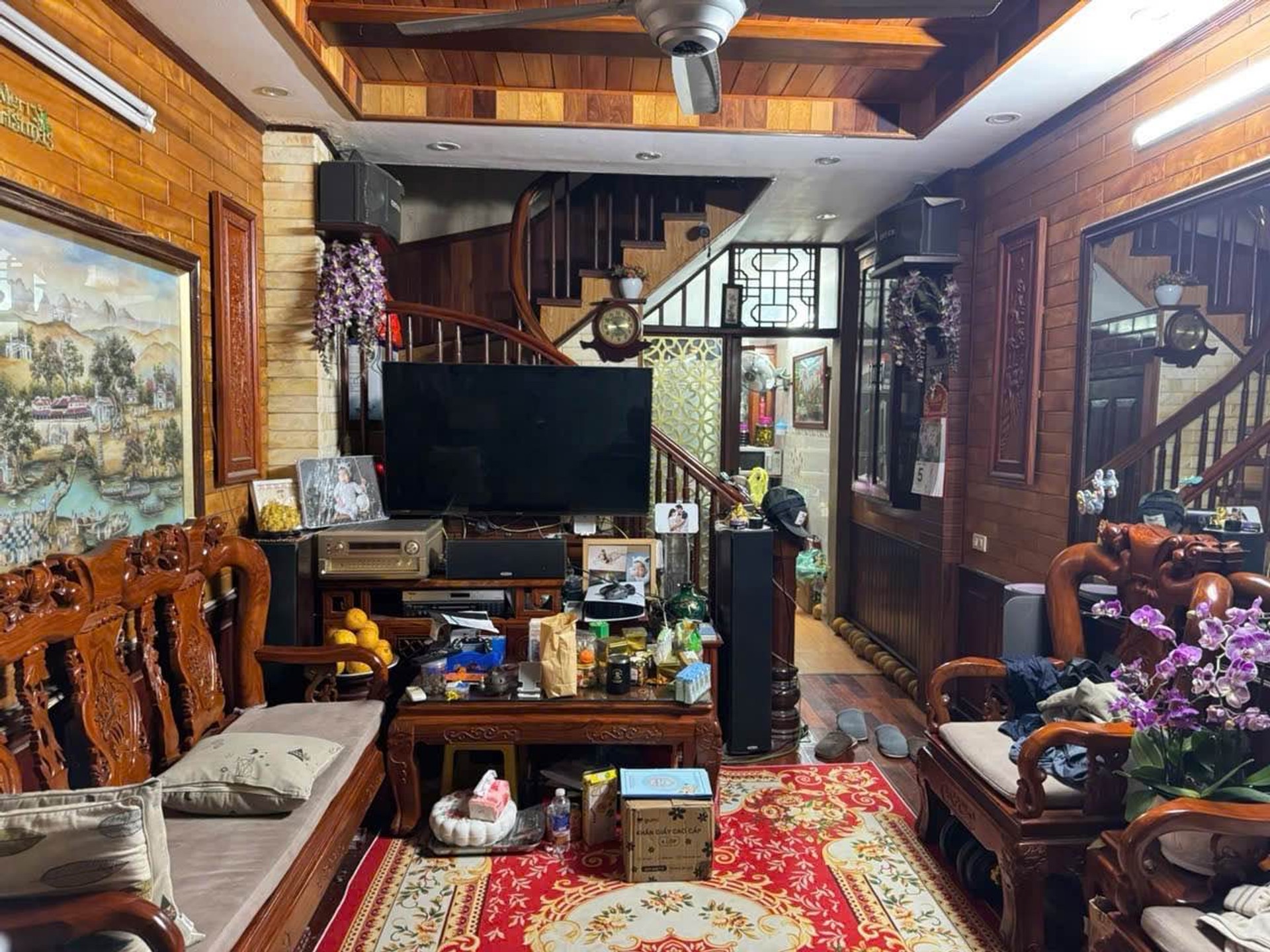 Bán nhà Định Công Hạ - diện tích 40m2 3 tầng - Nhà lô góc, 4 ngủ - giá 2,7 tỷ