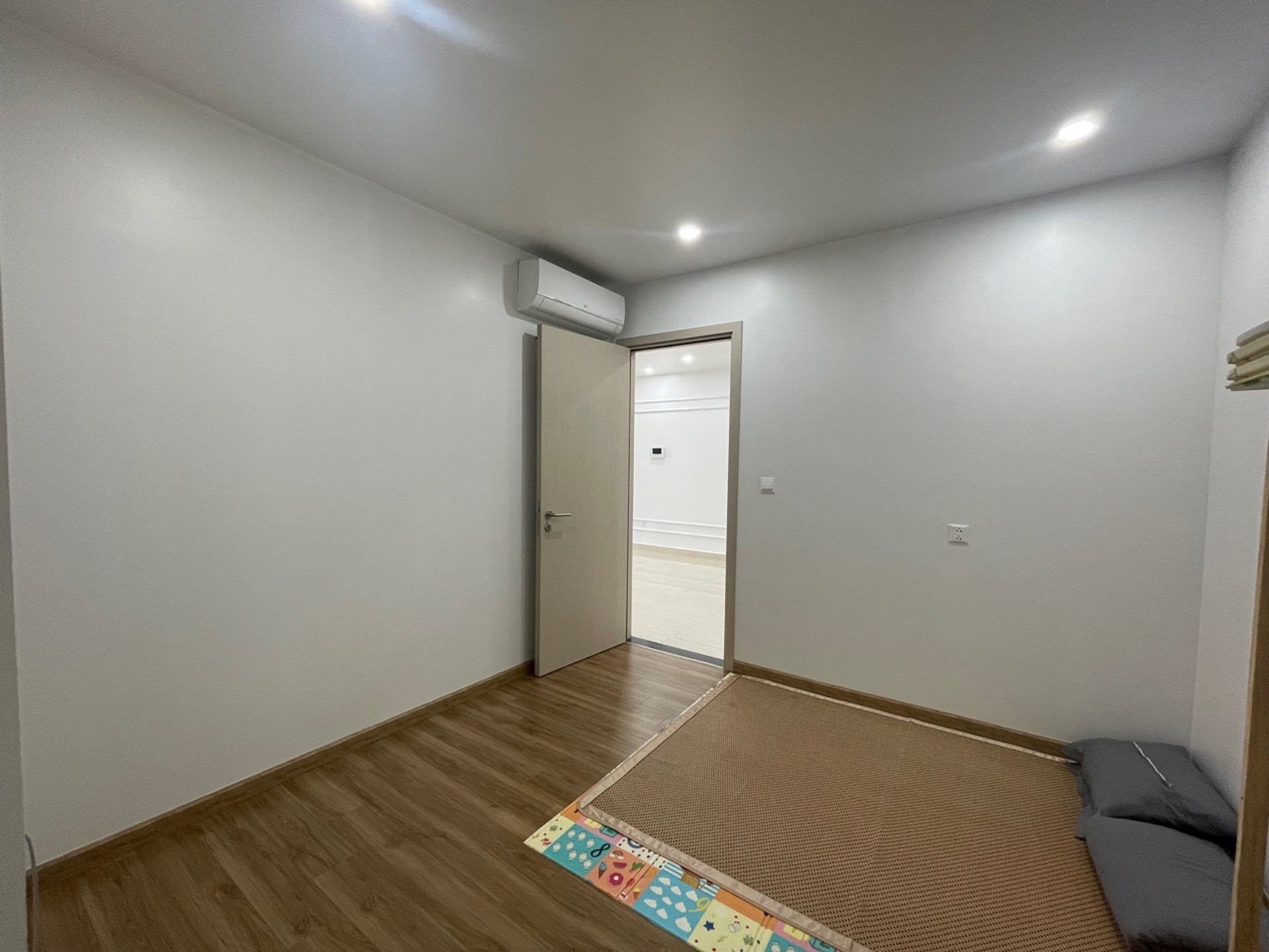 Bán nhà Hoàng Mai - diện tích 114m2 1 tầng - LÔ GÓC 3 MẶT THOÁNG - giá 11,5 tỷ