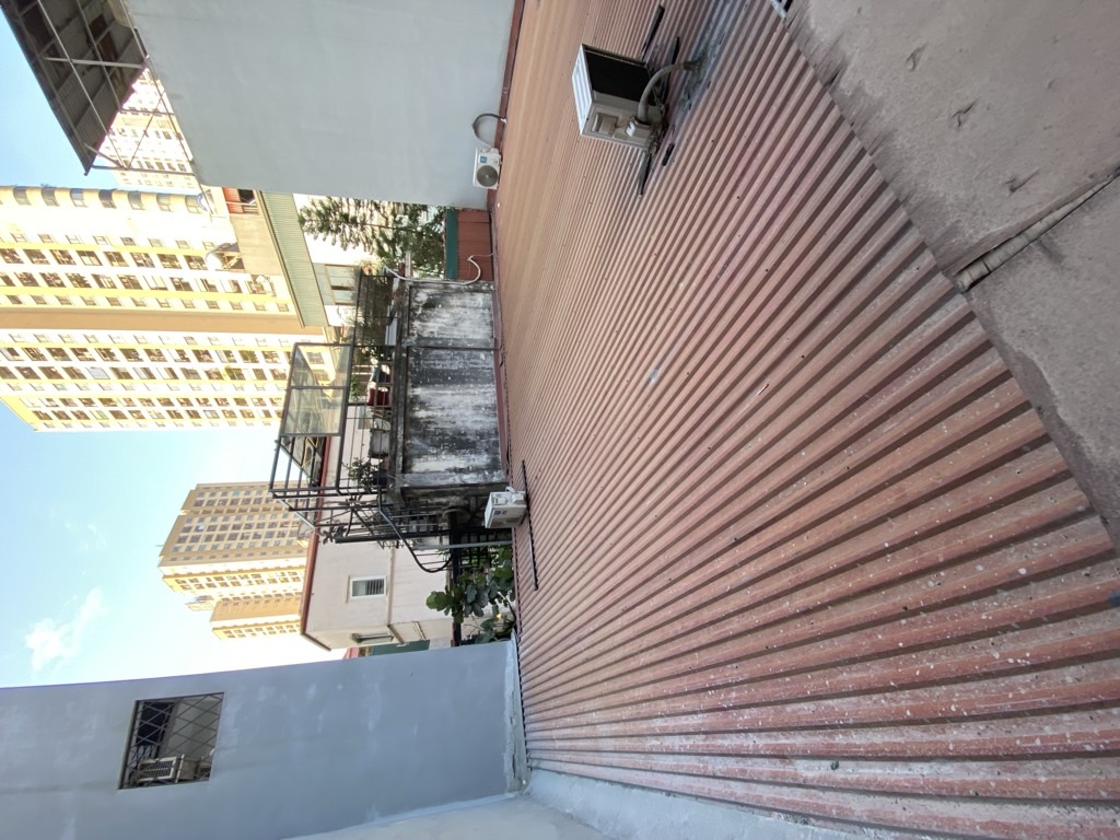 Bán nhà Trịnh Đình Cửu - diện tích 129m2 2 tầng - ô tô tránh - giá 31,5 tỷ