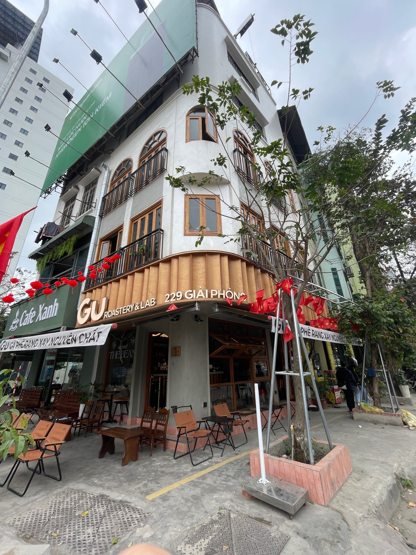 Bán nhà Giải Phóng - diện tích 27m2 6 tầng - Lô góc 2 mặt thoáng - giá 25,5 tỷ