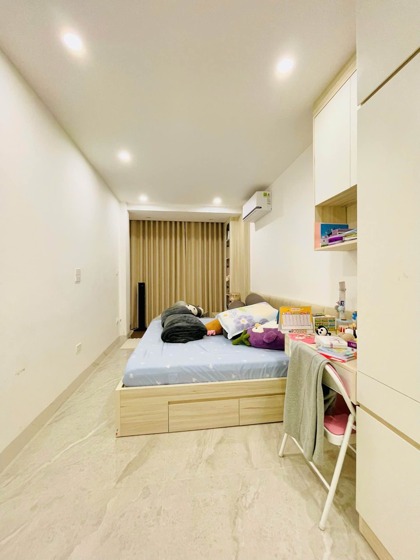 Bán nhà Hai Bà Trưng - diện tích 27m2 5 tầng - Ô TÔ 3M - giá 11,5 tỷ