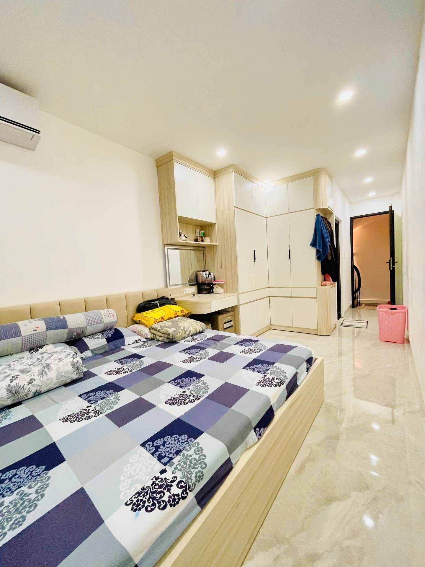 Bán nhà Hai Bà Trưng - diện tích 27m2 5 tầng - Ô TÔ 3M - giá 11,5 tỷ
