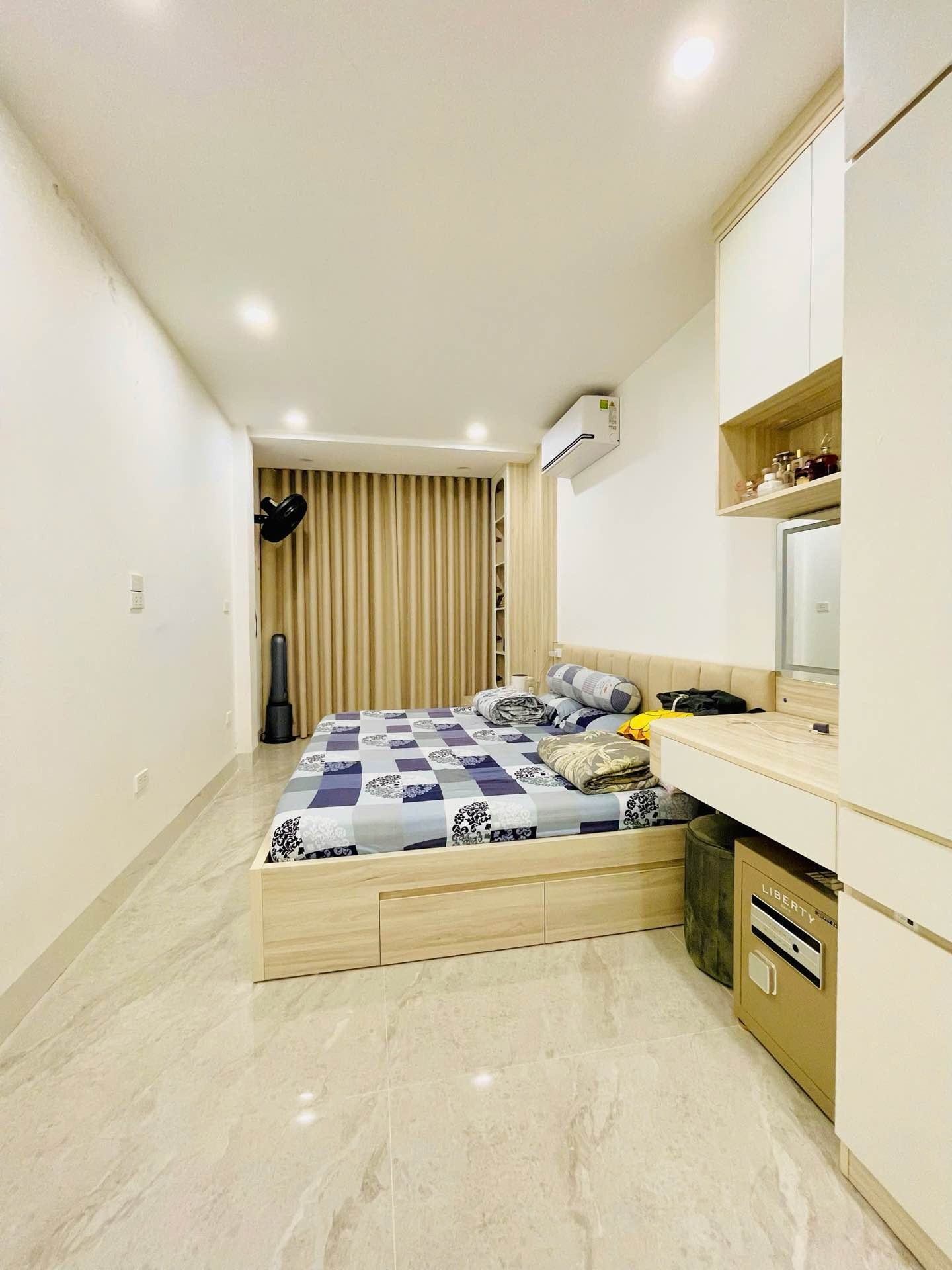Bán nhà Hai Bà Trưng - diện tích 27m2 5 tầng - Ô TÔ 3M - giá 11,5 tỷ