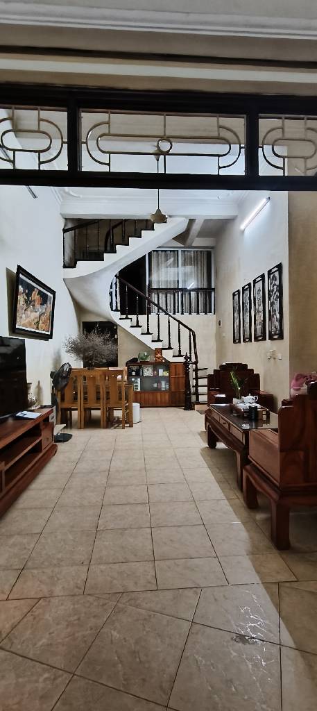 Bán nhà Hoàng Mai - diện tích 74m2 3 tầng - Ô tô đỗ cửa - giá 19,5 tỷ