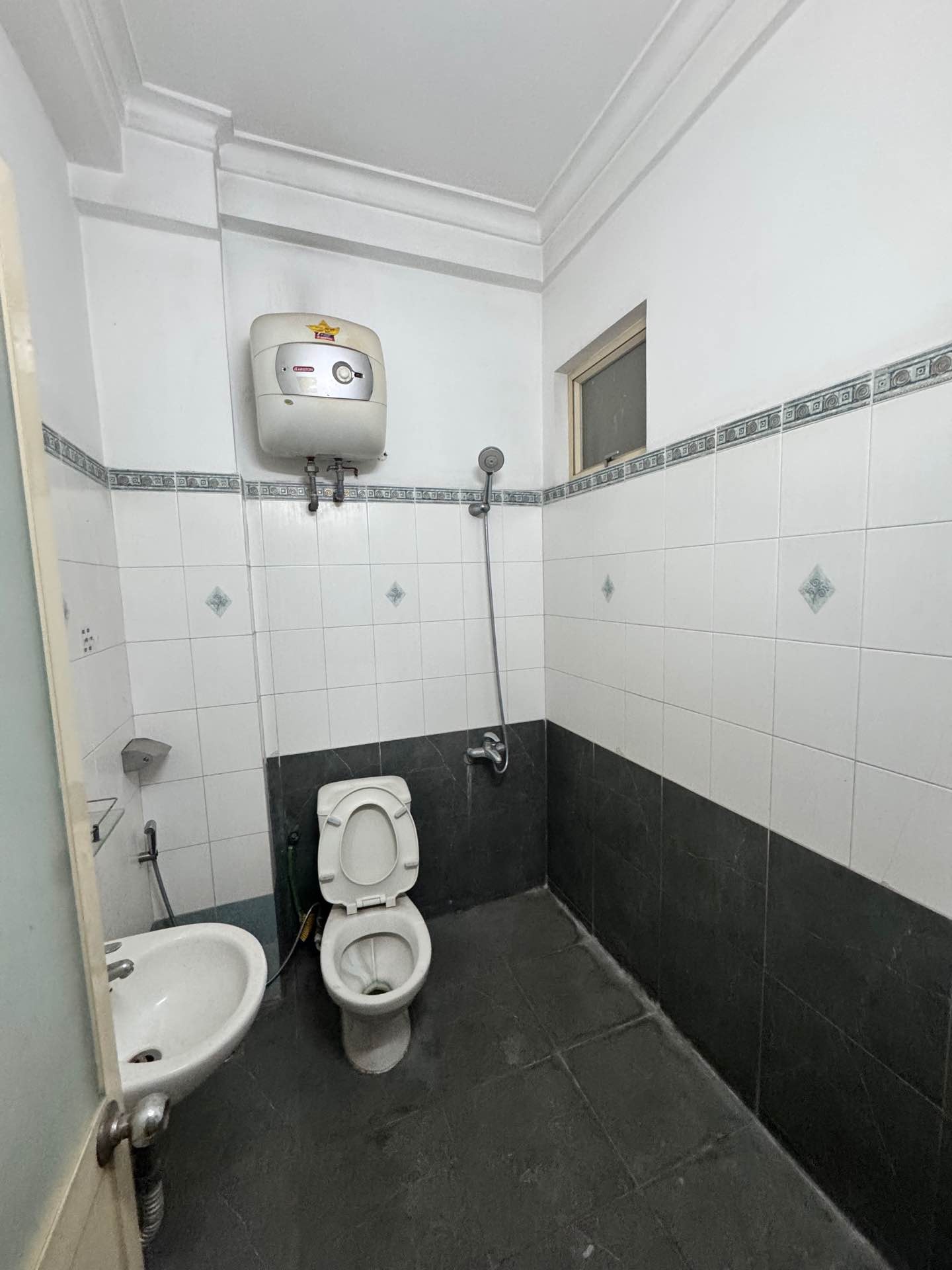 Bán nhà Minh Khai - diện tích 85m2 4 tầng - Ngõ ô tô tránh - giá 28,9 tỷ