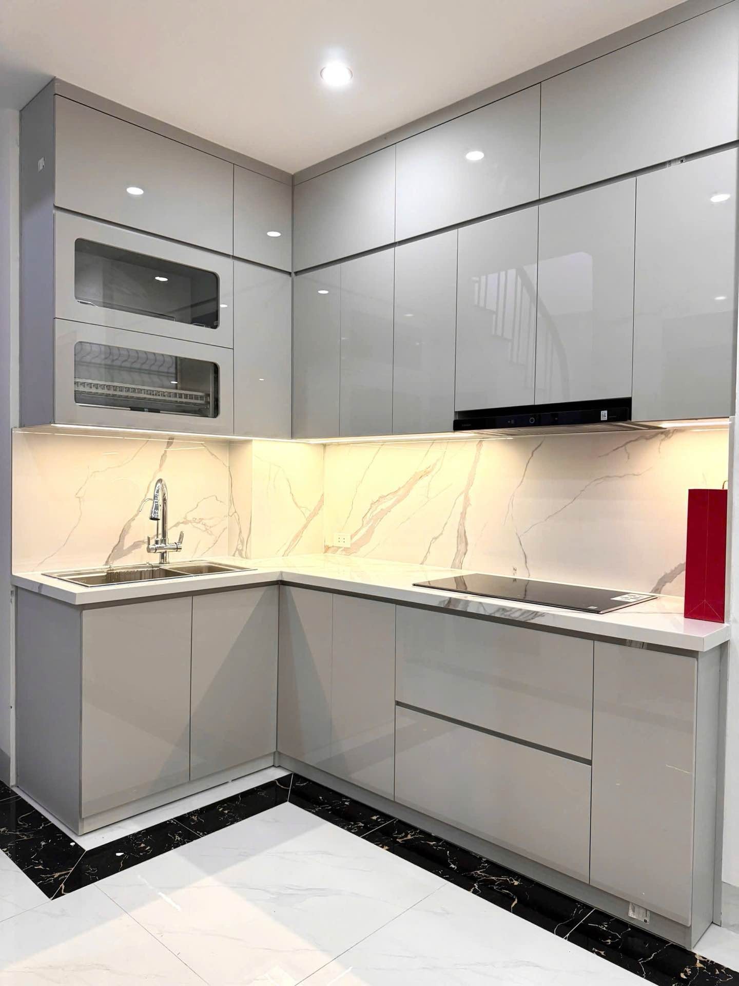 Bán nhà Giải Phóng - diện tích 40m2 5 tầng - Thang máy, ba gác đỗ cửa - giá 12,3 tỷ