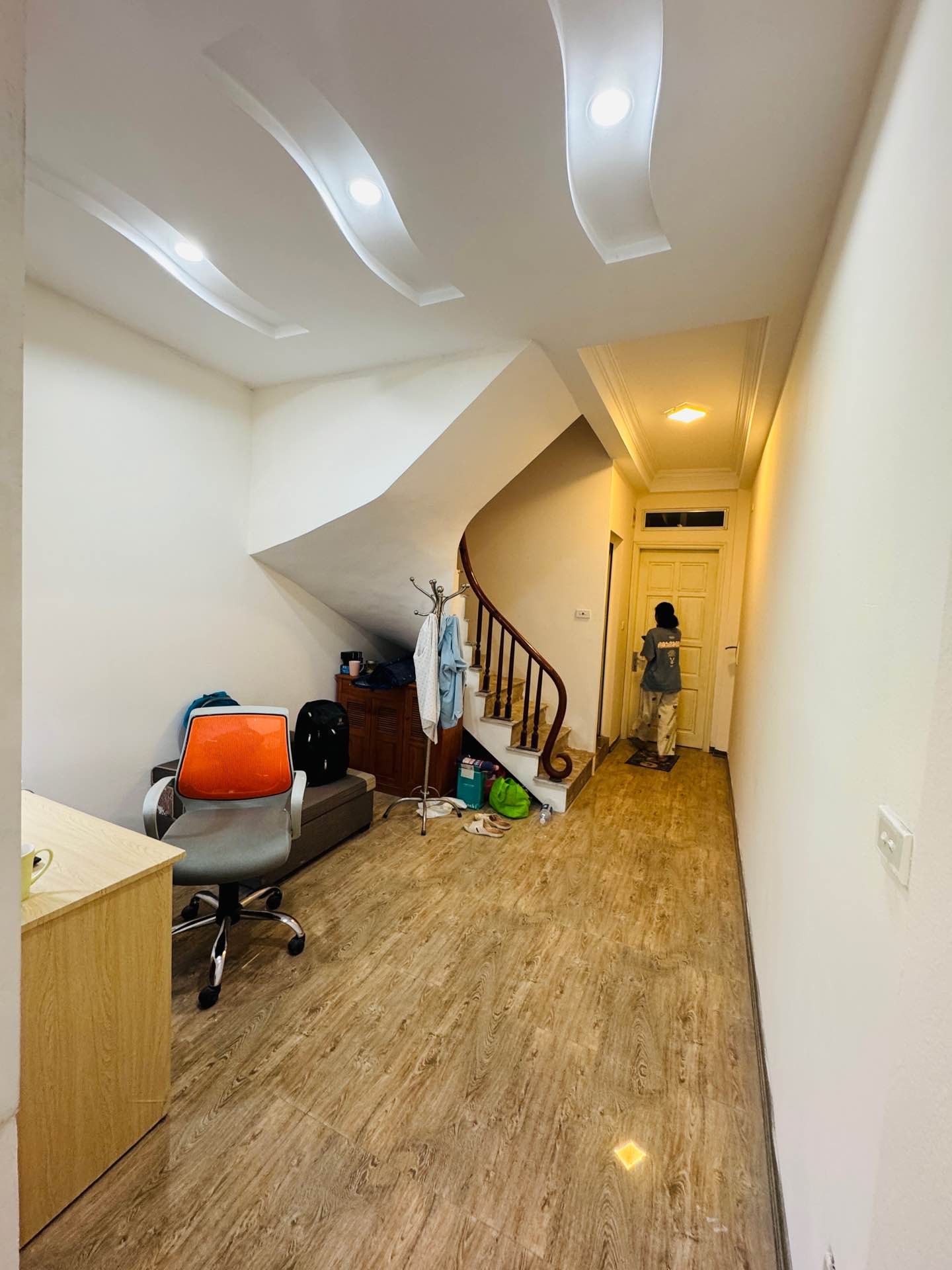 Bán nhà Lĩnh Nam - diện tích 36m2 4 tầng - ô tô đỗ cửa - giá 7,4 tỷ