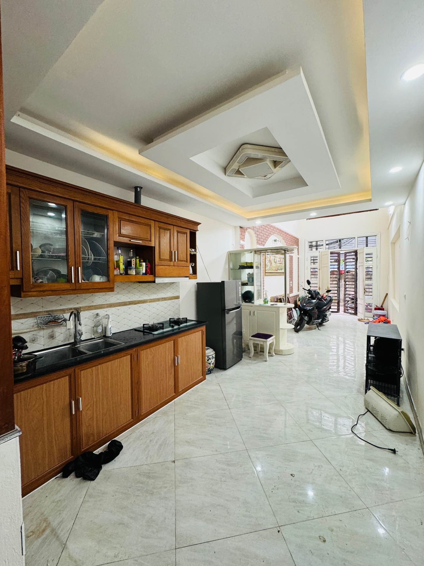 Bán nhà Lĩnh Nam - diện tích 36m2 4 tầng - ô tô đỗ cửa - giá 7,4 tỷ