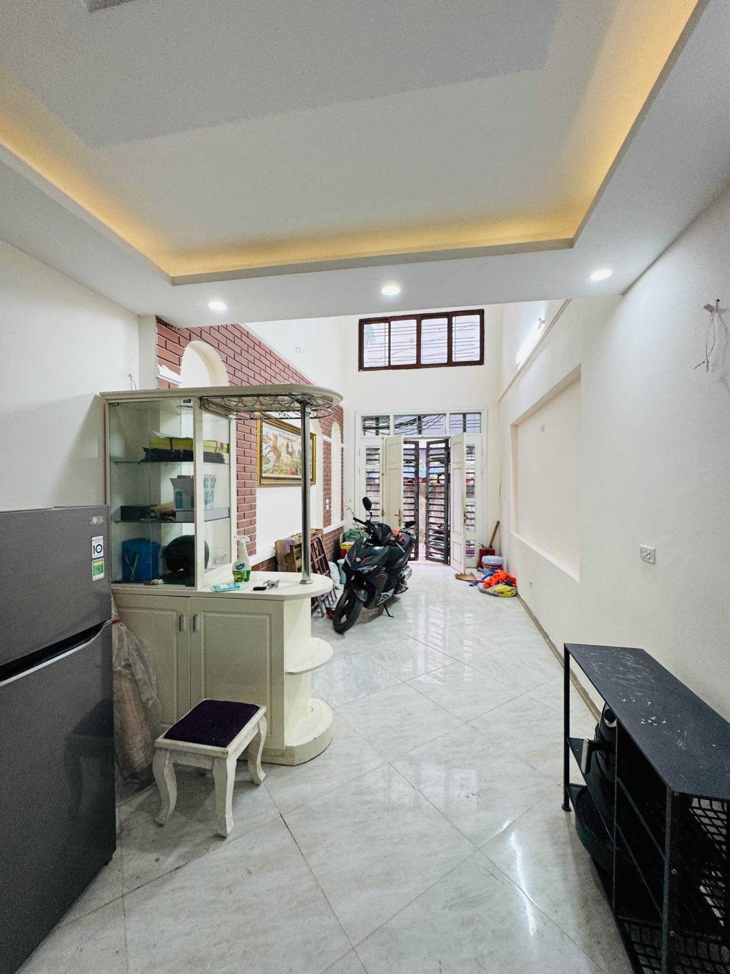 Bán nhà Lĩnh Nam - diện tích 36m2 4 tầng - ô tô đỗ cửa - giá 7,4 tỷ