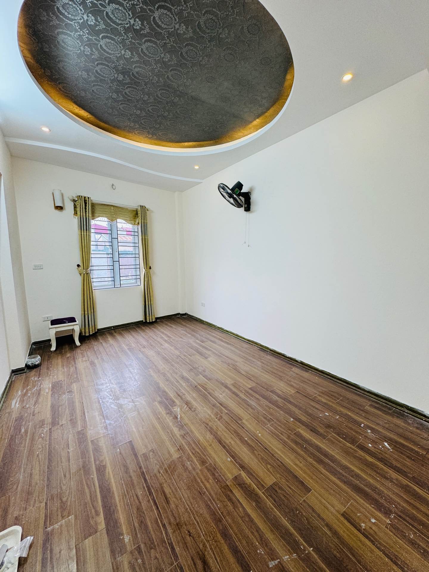 Bán nhà Lĩnh Nam - diện tích 36m2 4 tầng - ô tô đỗ cửa - giá 7,4 tỷ