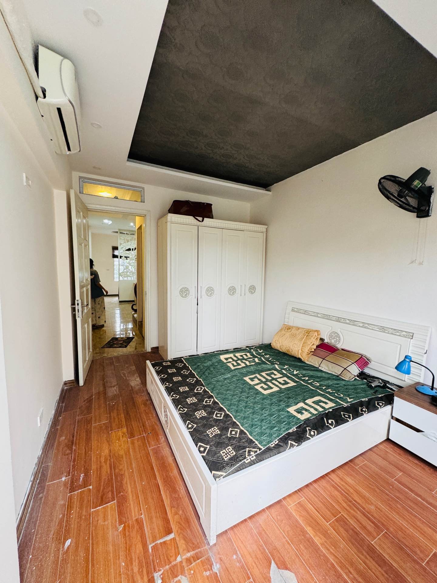Bán nhà Lĩnh Nam - diện tích 36m2 4 tầng - ô tô đỗ cửa - giá 7,4 tỷ