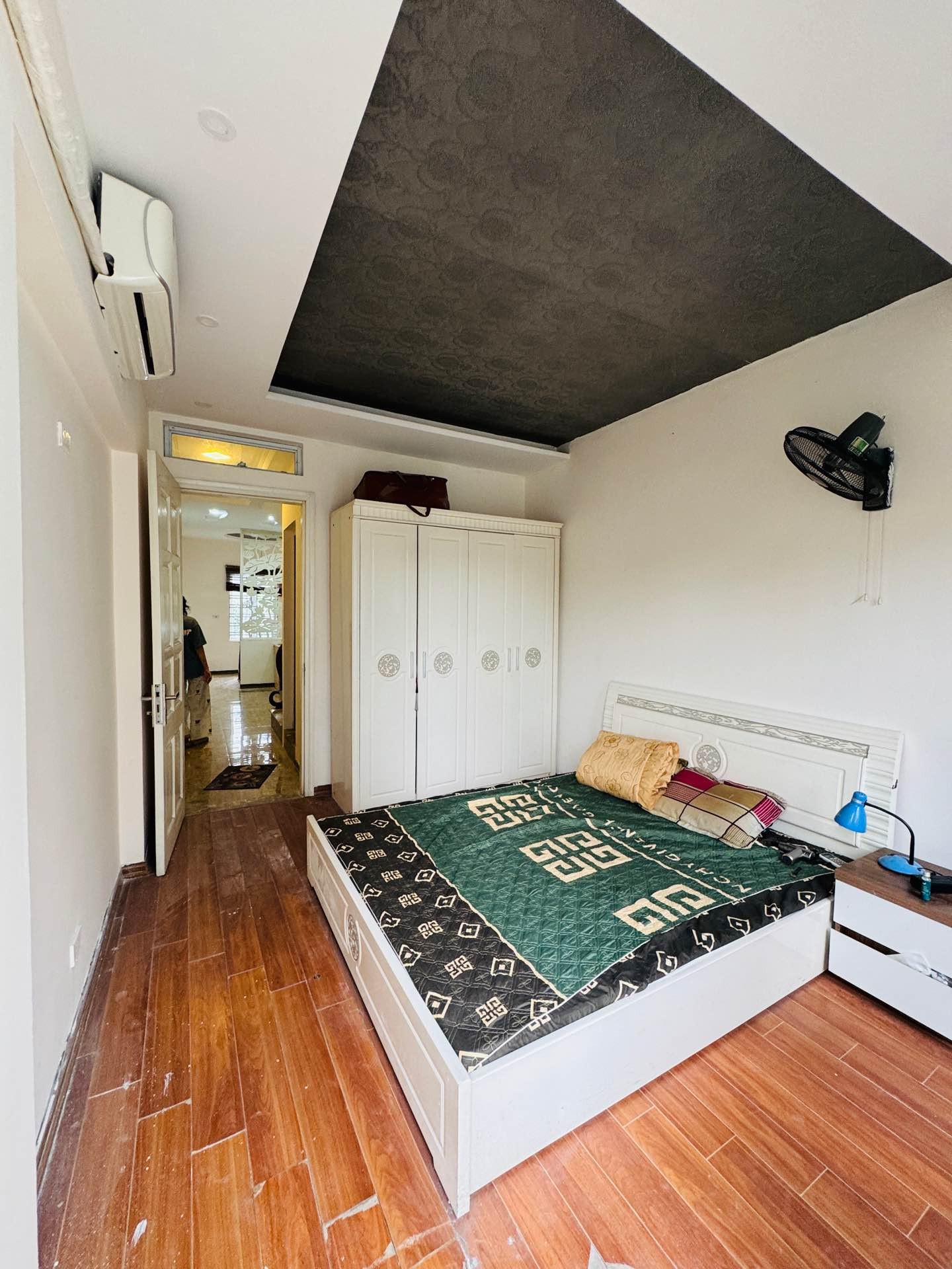 Bán nhà Lĩnh Nam - diện tích 36m2 4 tầng - ô tô đỗ cửa - giá 7,4 tỷ