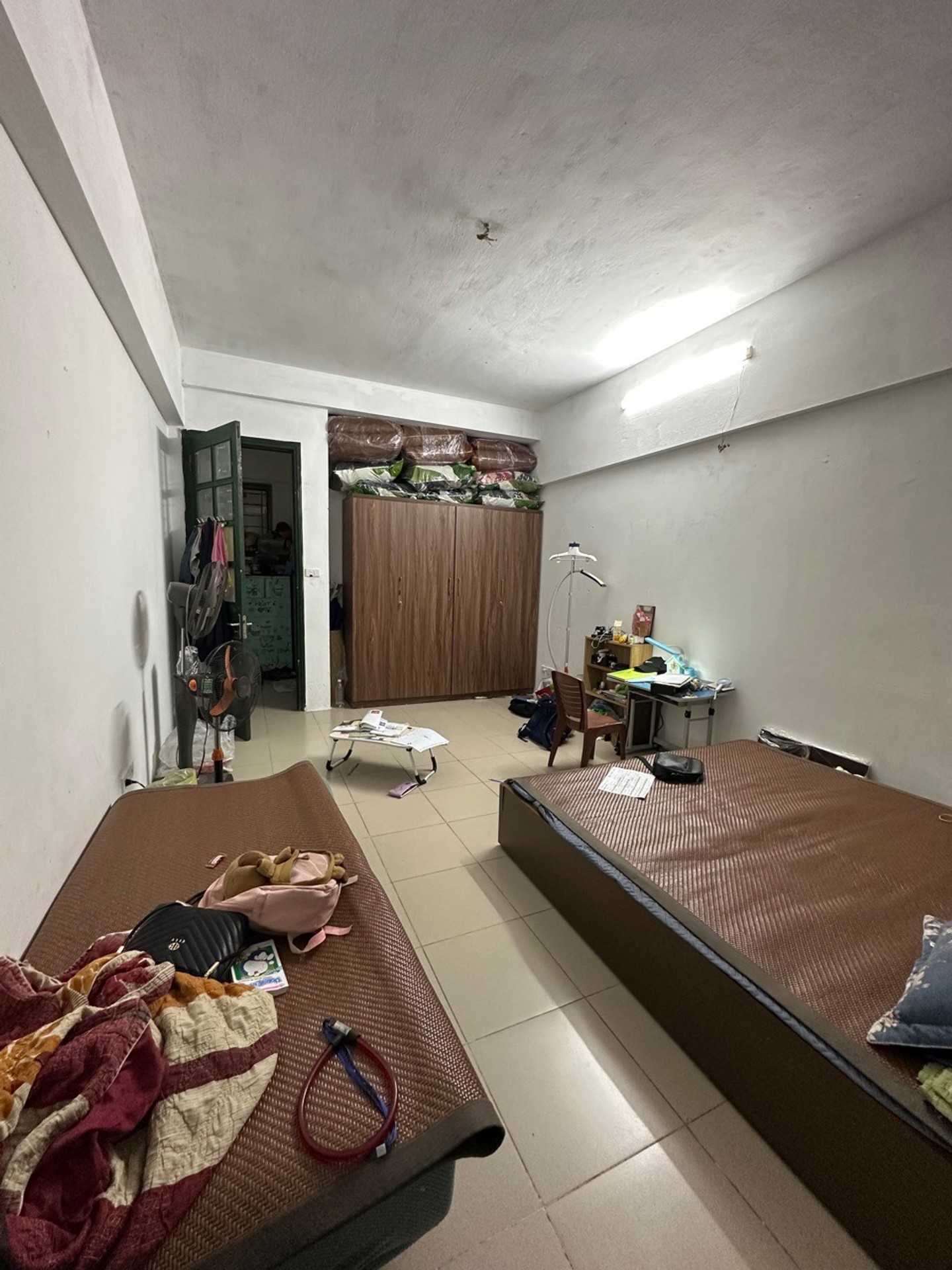 Bán nhà Đền Lừ - diện tích 67m2 1 tầng - Chung cư A2 Đền Lừ - giá 5 tỷ