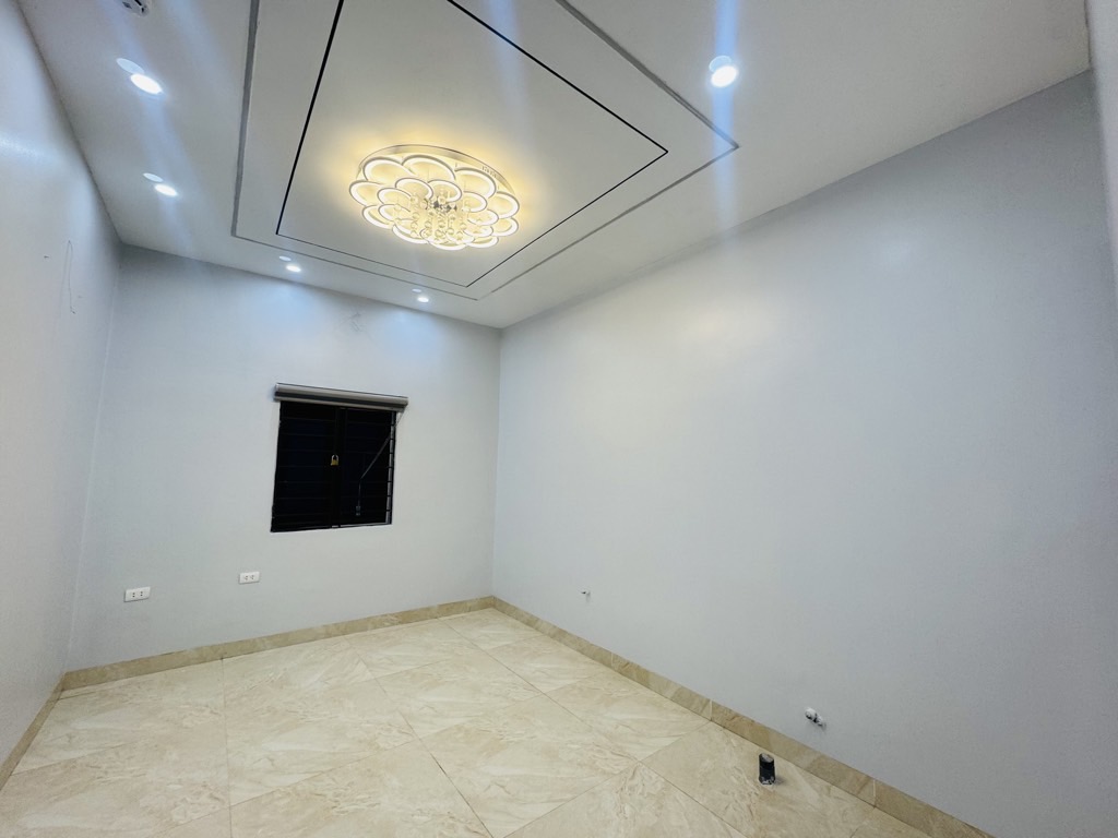 Bán nhà Hoàng Mai - diện tích 42m2 5 tầng - Lô góc 2 mặt thoáng - giá 13,8 tỷ