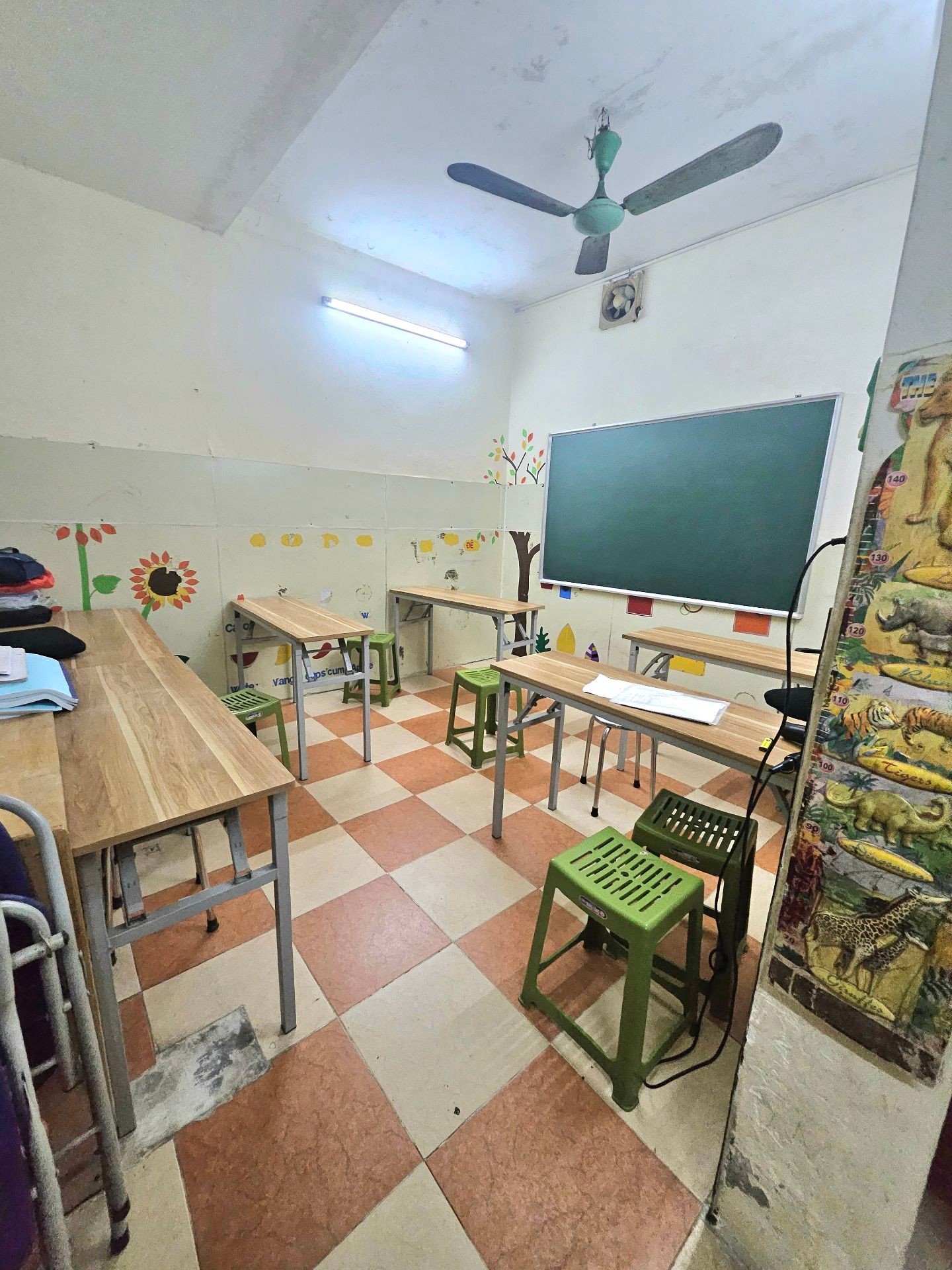 Bán nhà Hòa Bình 7 - diện tích 50m2 1 tầng - ô tô tránh - giá 11 tỷ