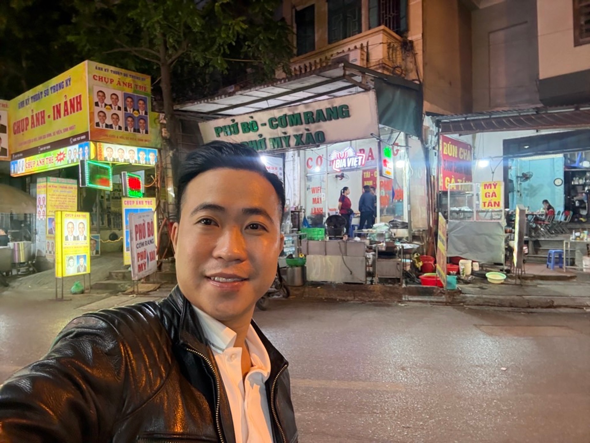 Bán nhà Yên Hoà - diện tích 55m2 5 tầng - Mặt phố VIP Cầu Giấy - giá 34 tỷ