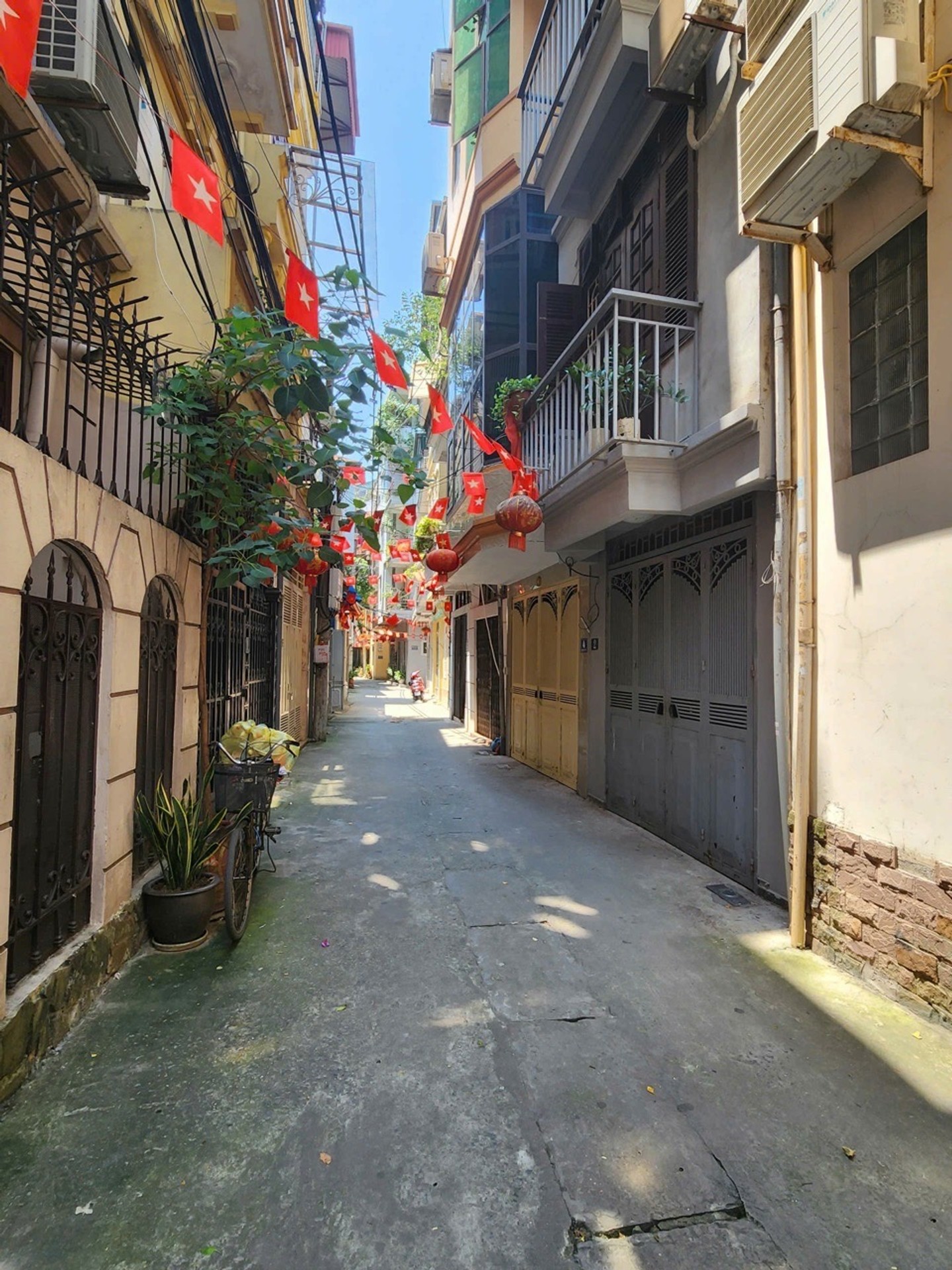 Bán nhà Lê Trọng Tấn - diện tích 38m2 4 tầng - Ô TÔ VÀO NHÀ - giá 14,7 tỷ