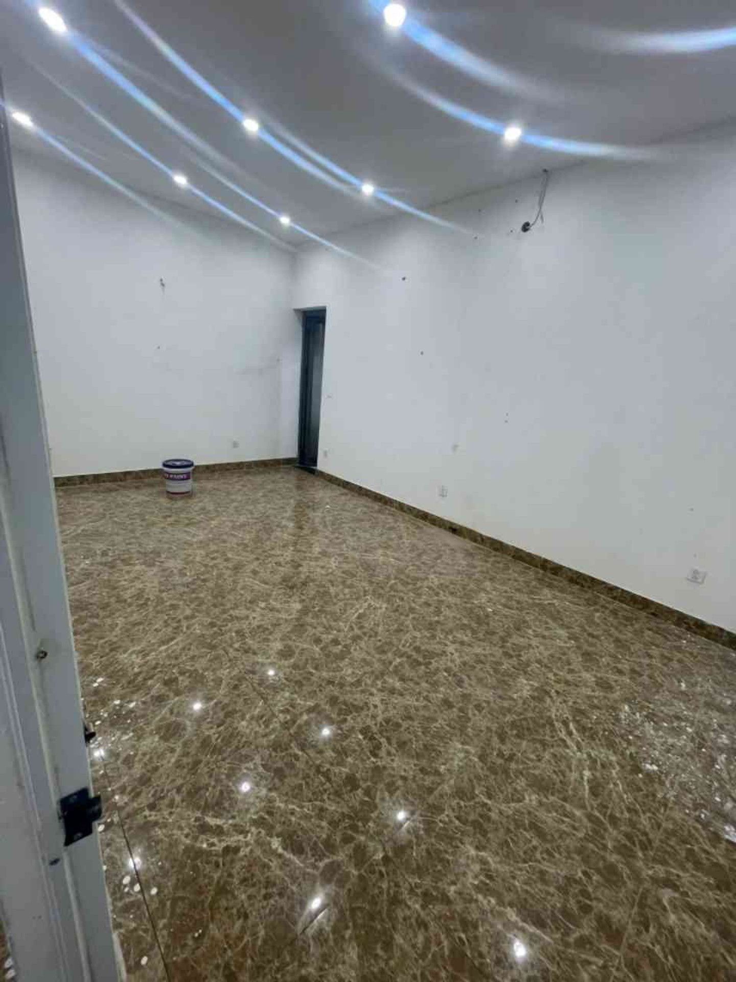 Bán nhà Định Công - diện tích 68m2 5 tầng - Khu VIP ô tô - giá 41,6 tỷ