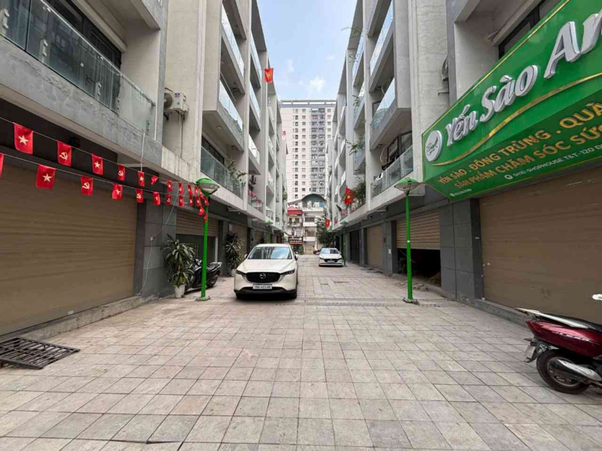Bán nhà Định Công - diện tích 68m2 5 tầng - Khu VIP ô tô - giá 41,6 tỷ