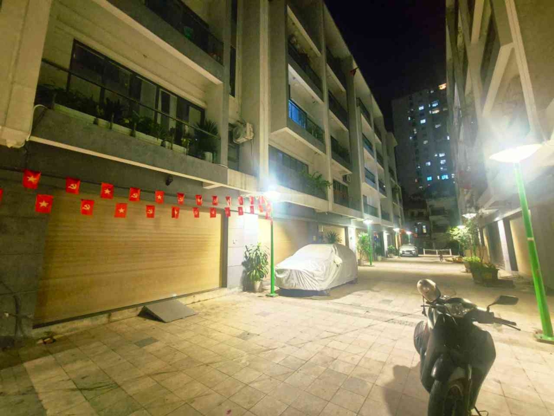 Bán nhà Định Công - diện tích 68m2 5 tầng - Khu VIP ô tô - giá 41,6 tỷ