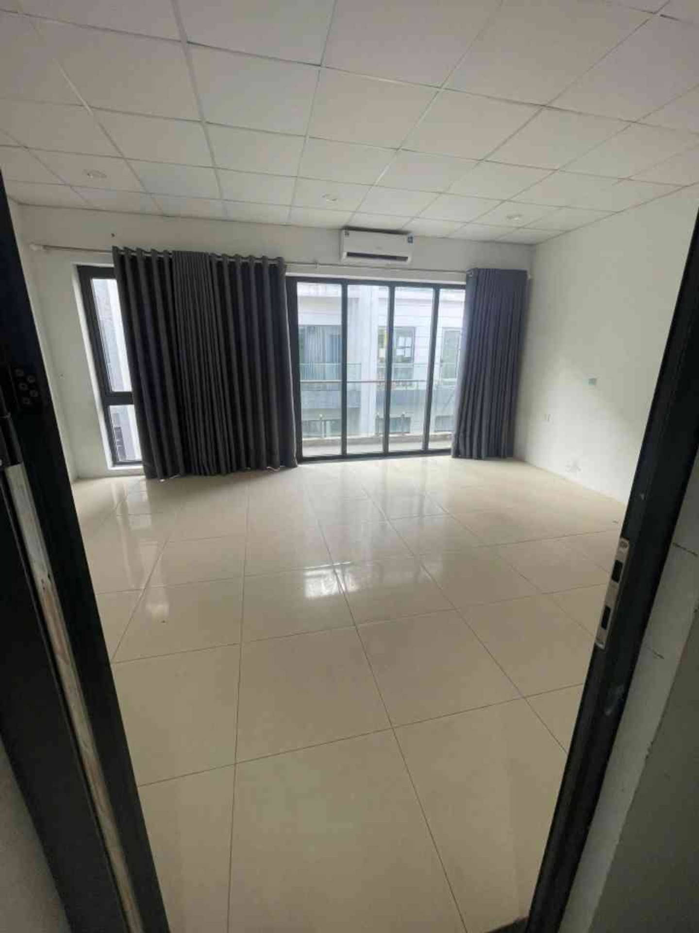 Bán nhà Định Công - diện tích 68m2 5 tầng - Khu VIP ô tô - giá 41,6 tỷ