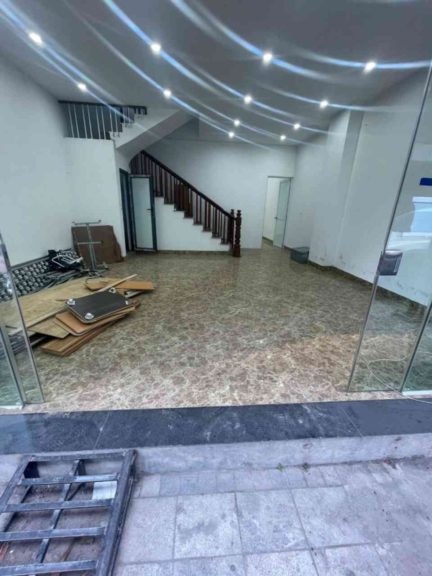 Bán nhà Định Công - diện tích 68m2 5 tầng - Khu VIP ô tô - giá 41,6 tỷ