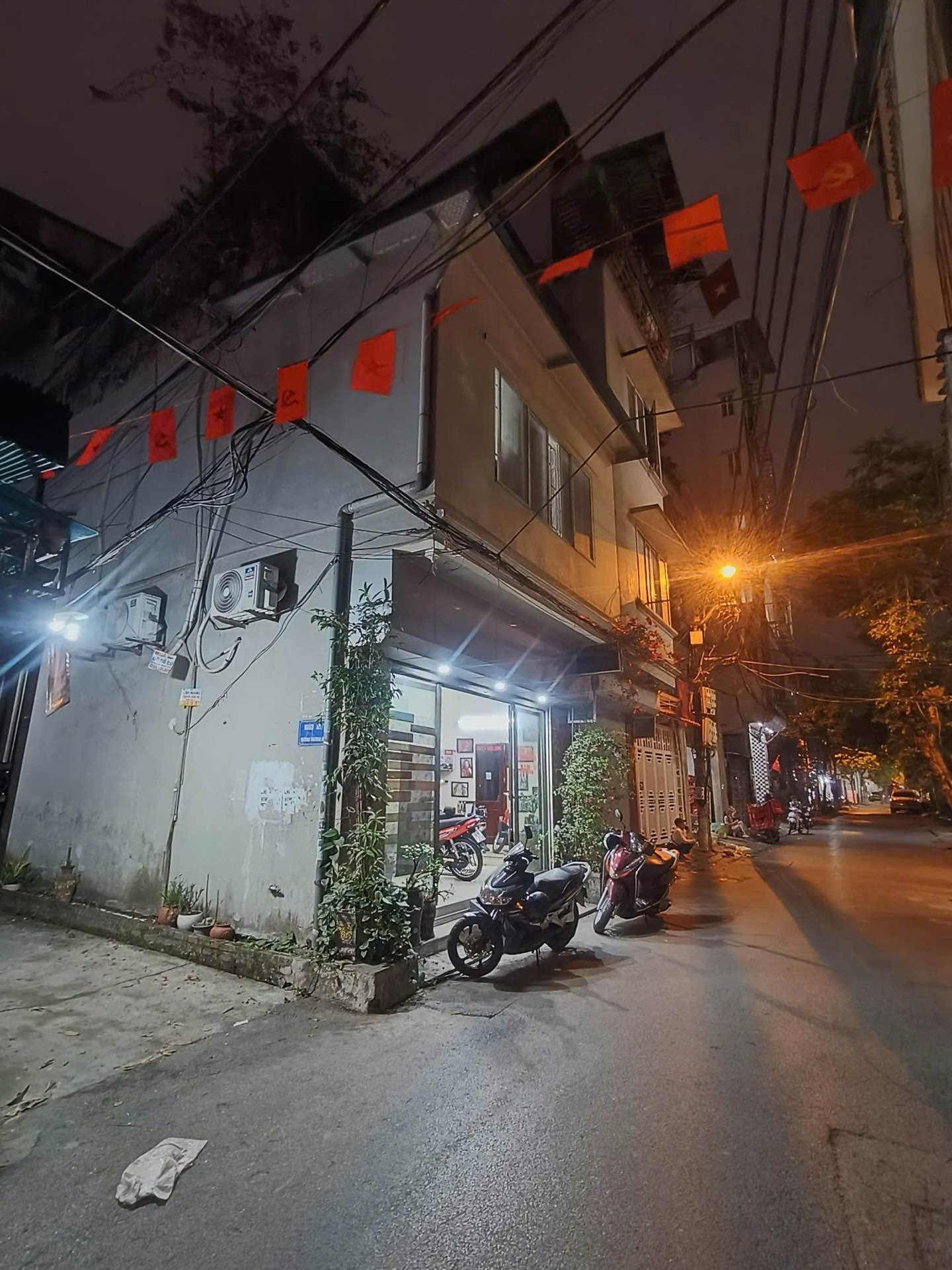 Bán nhà Trương Định - diện tích 68m2 3 tầng - Lô góc 2 mặt thoáng - giá 27 tỷ