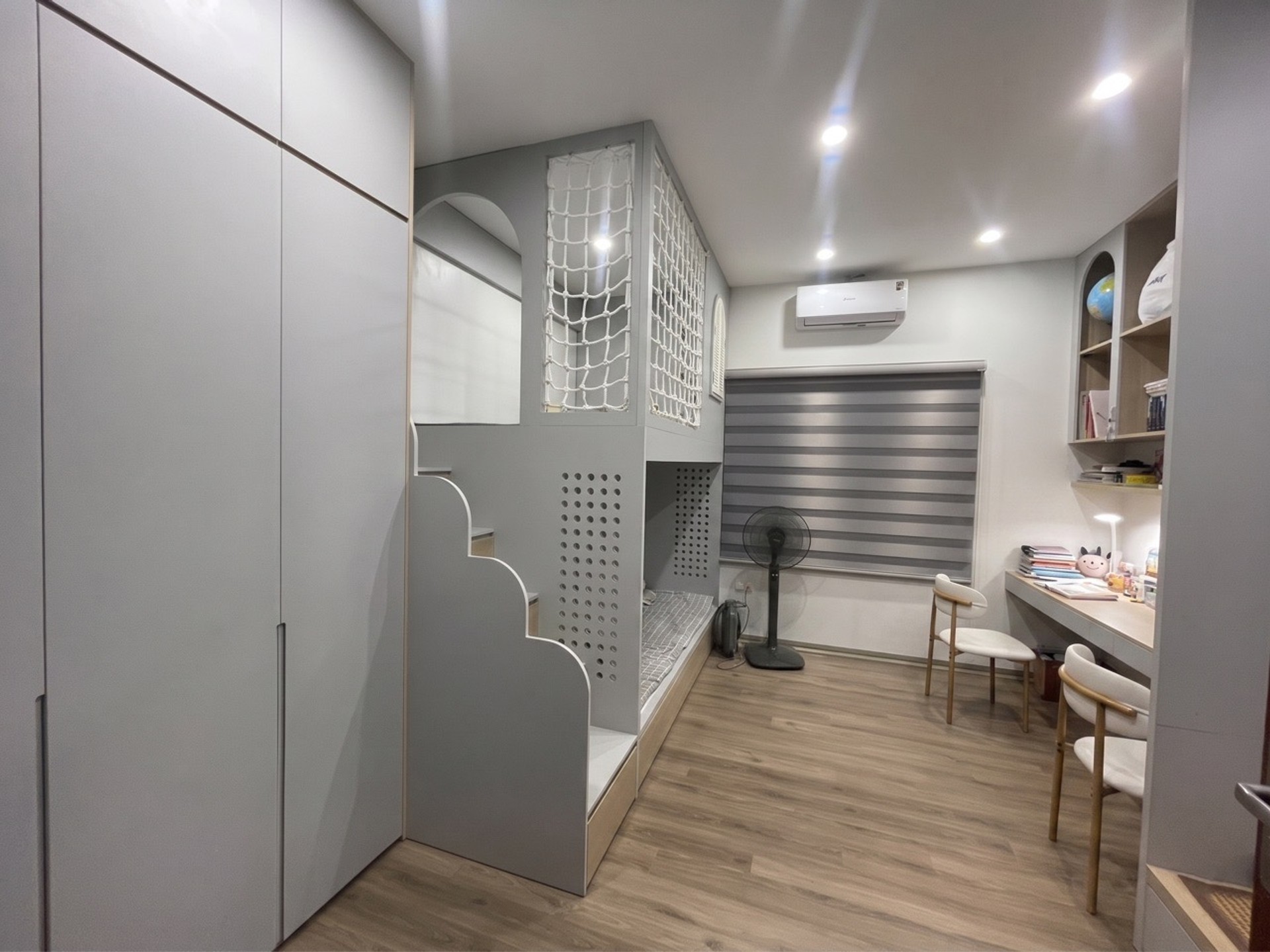 Bán nhà Trại Cá - diện tích 28m2 5 tầng - Nhà đẹp hiếm có - giá 8,2 tỷ