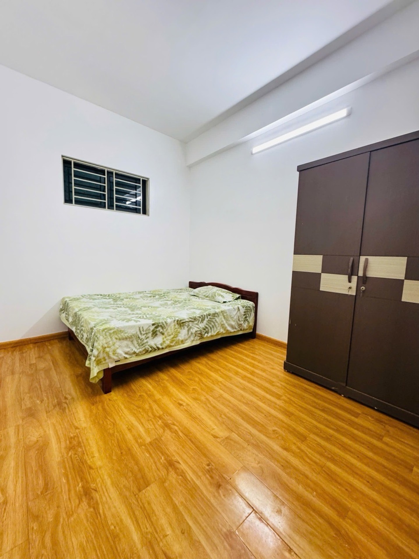 Bán nhà Nguyễn Xiển - diện tích 73m2 1 tầng - mặt tiền 7,9m - giá 4,68 tỷ