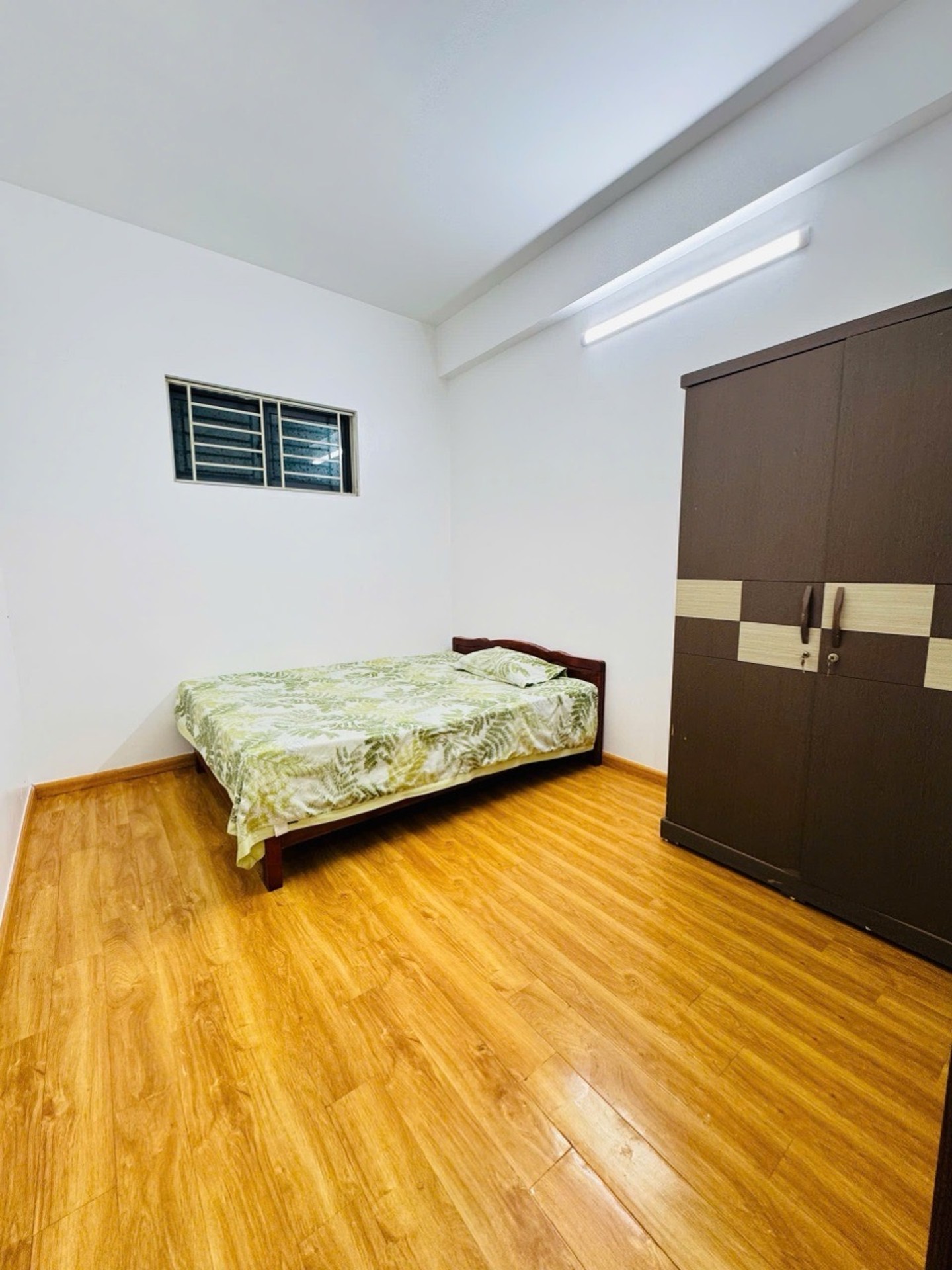 Bán nhà Nguyễn Xiển - diện tích 73m2 1 tầng - mặt tiền 7,9m - giá 4,68 tỷ