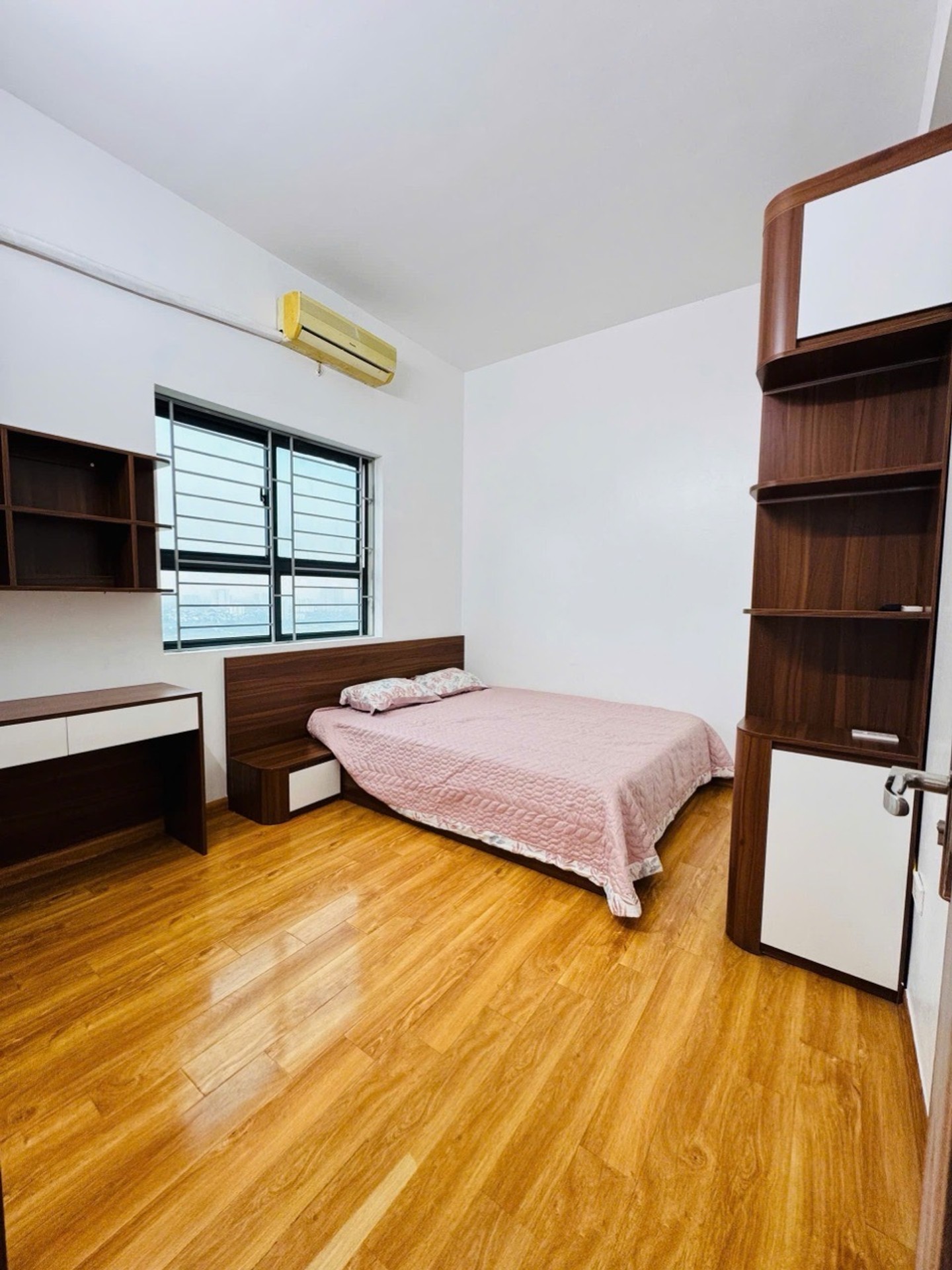Bán nhà Nguyễn Xiển - diện tích 73m2 1 tầng - mặt tiền 7,9m - giá 4,68 tỷ