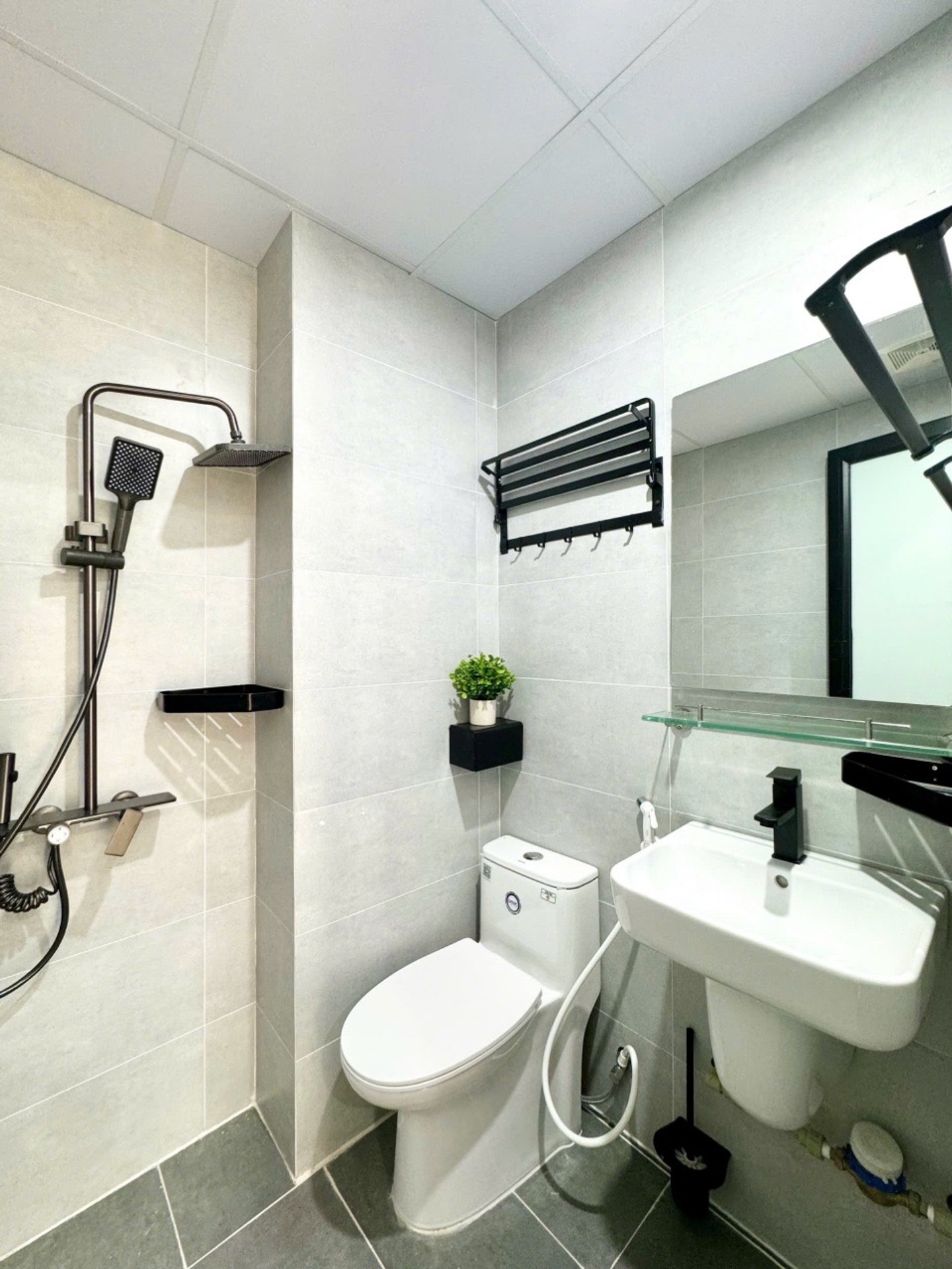 Bán nhà Hoàng Mai - diện tích 55m2 6 tầng - Nhà 2 mặt thoáng, gần các trường đại học lớn - giá 15,8 tỷ