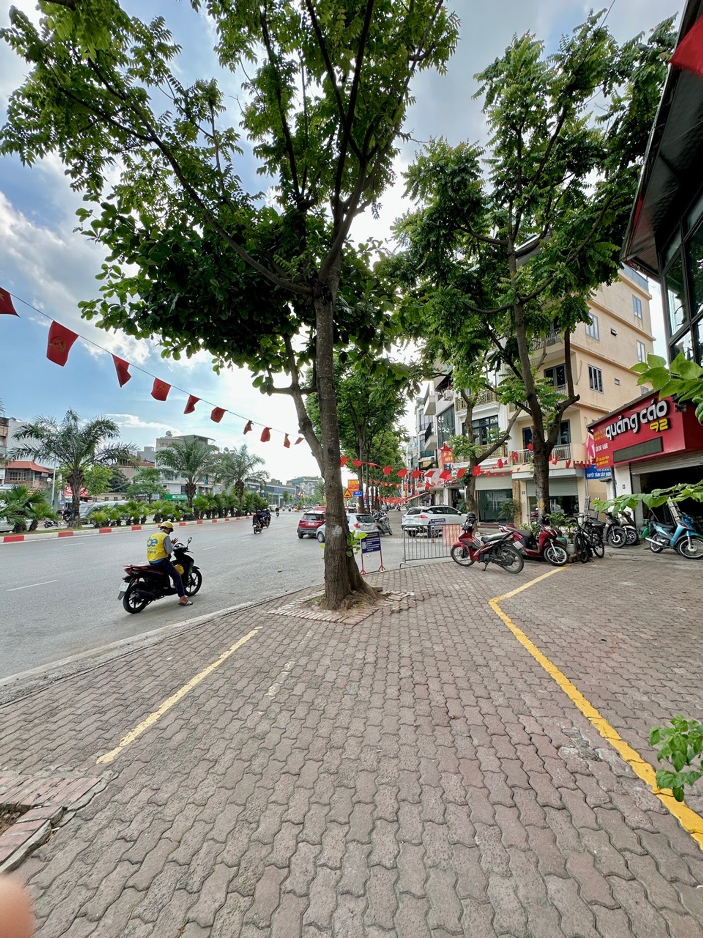 Bán nhà Trần Khát Chân - diện tích 45m2 4 tầng - Mặt phố kinh doanh - giá 26,5 tỷ