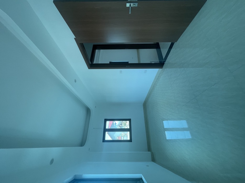 Bán nhà Giáp Bát - diện tích 46m2 6 tầng - Lô góc, thang máy - giá 15 tỷ