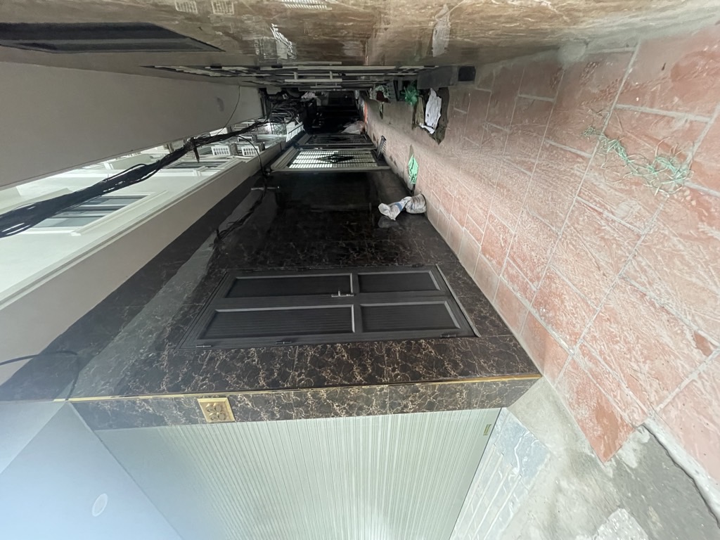 Bán nhà Giáp Bát - diện tích 46m2 6 tầng - Lô góc, thang máy - giá 15 tỷ