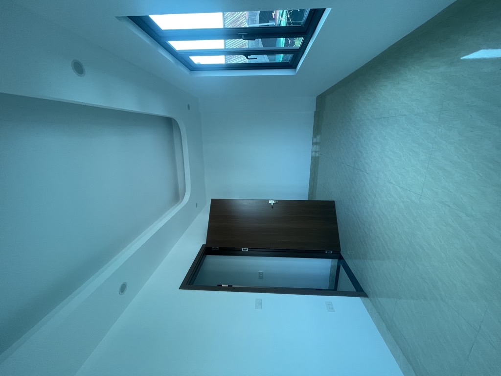 Bán nhà Giáp Bát - diện tích 46m2 6 tầng - Lô góc, thang máy - giá 15 tỷ
