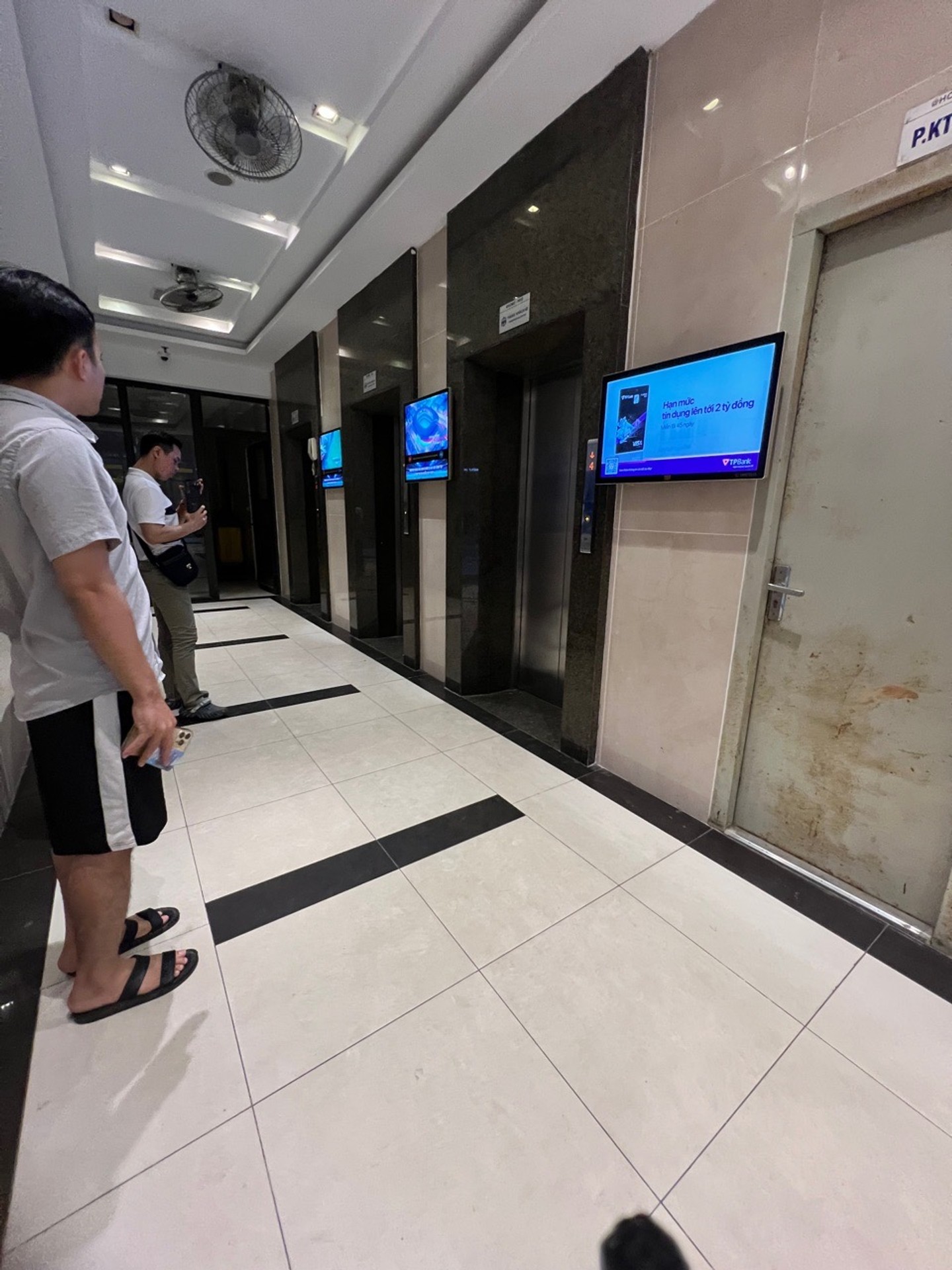 Bán nhà Tam Trinh - diện tích 46m2 14 tầng - Nhà siêu đẹp ở ngay - giá 3,8 tỷ
