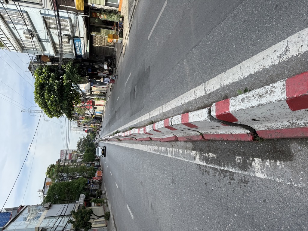 Bán nhà Minh Khai - diện tích 117m2 2 tầng - MẶT PHỐ VỈA HÈ KD - giá 29,5 tỷ