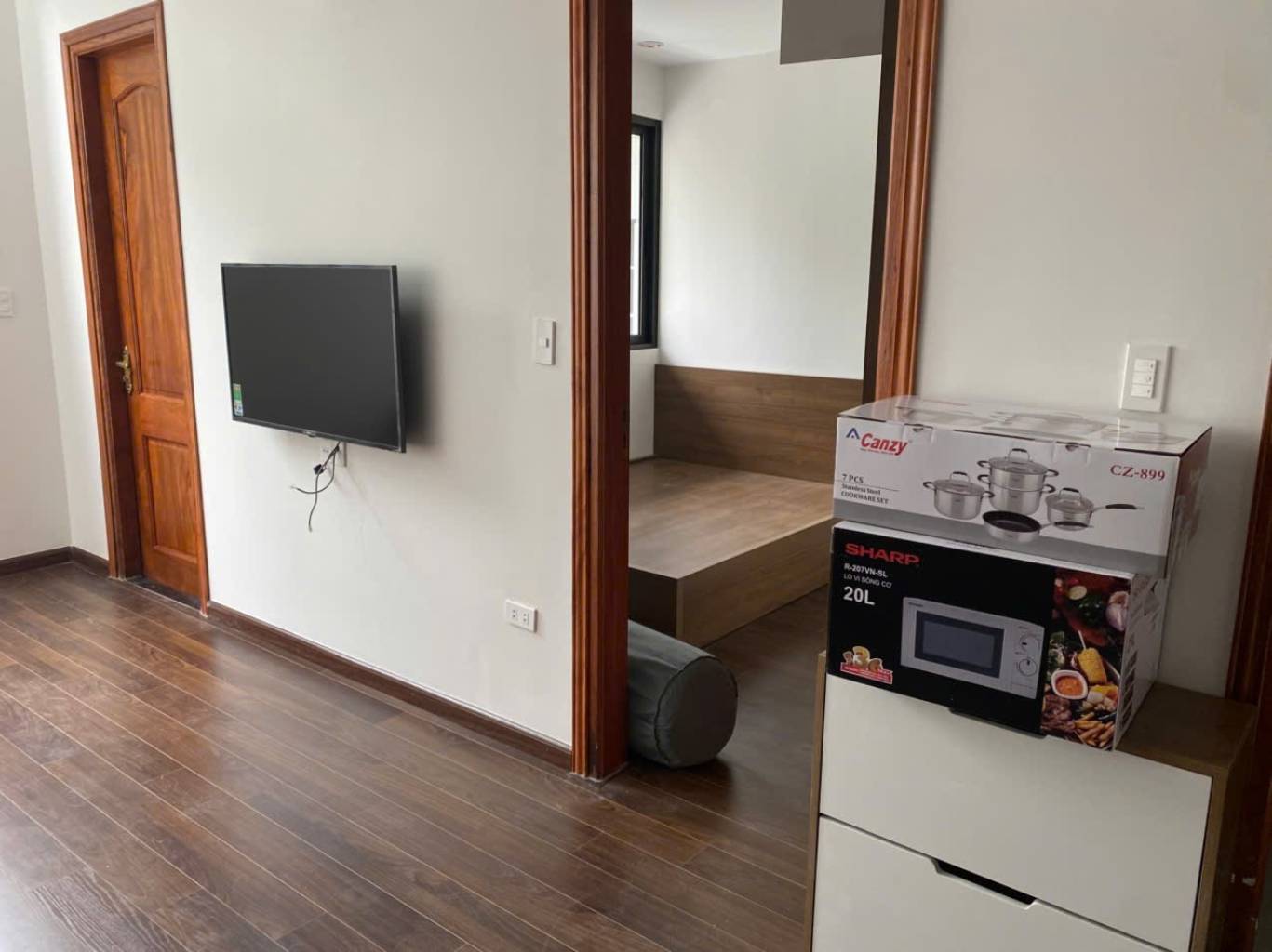 Bán nhà Nguyễn Khoái - diện tích 170m2 6 tầng - Ô tô tránh - giá 65 tỷ