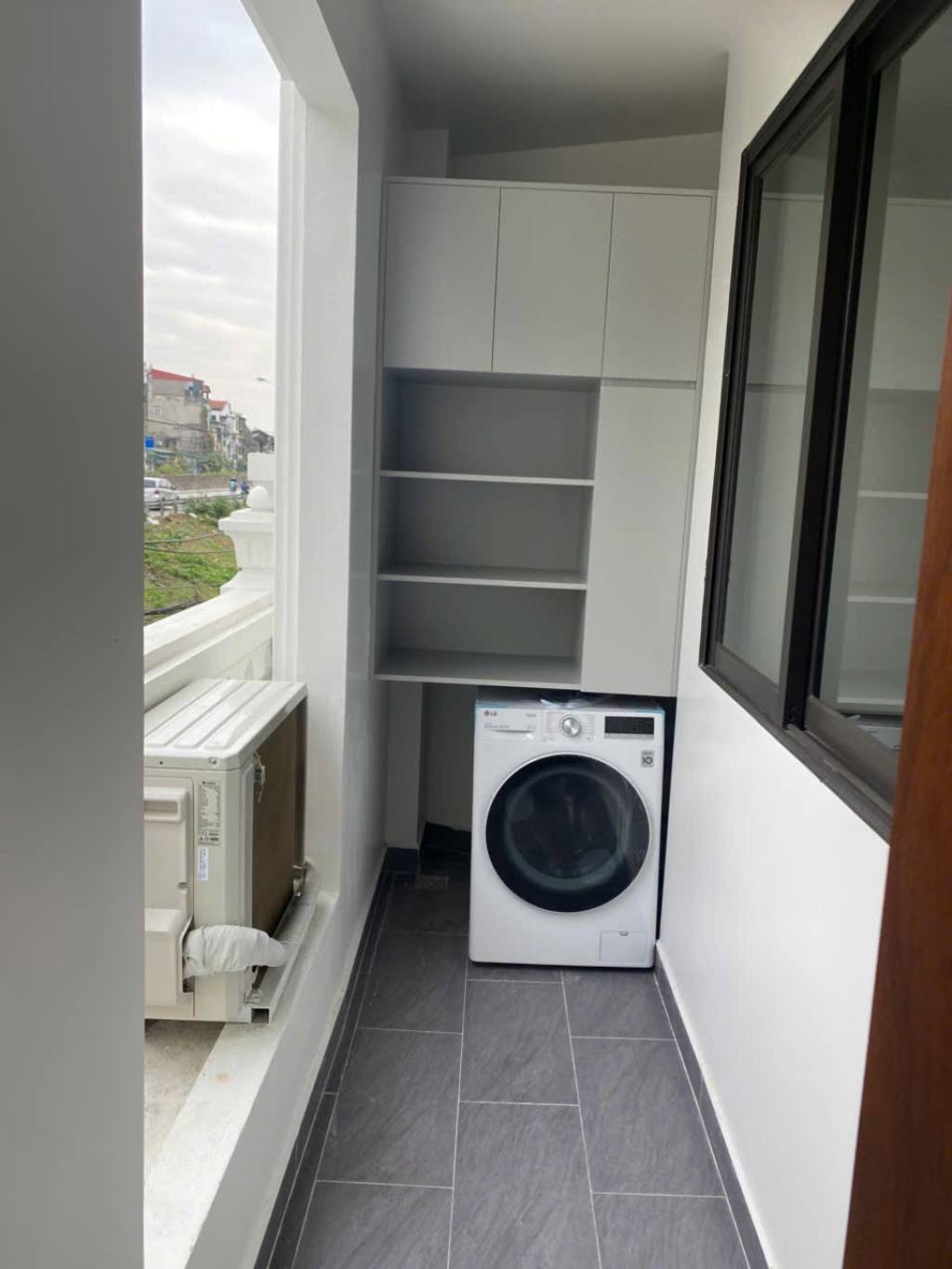 Bán nhà Nguyễn Khoái - diện tích 170m2 6 tầng - Ô tô tránh - giá 65 tỷ