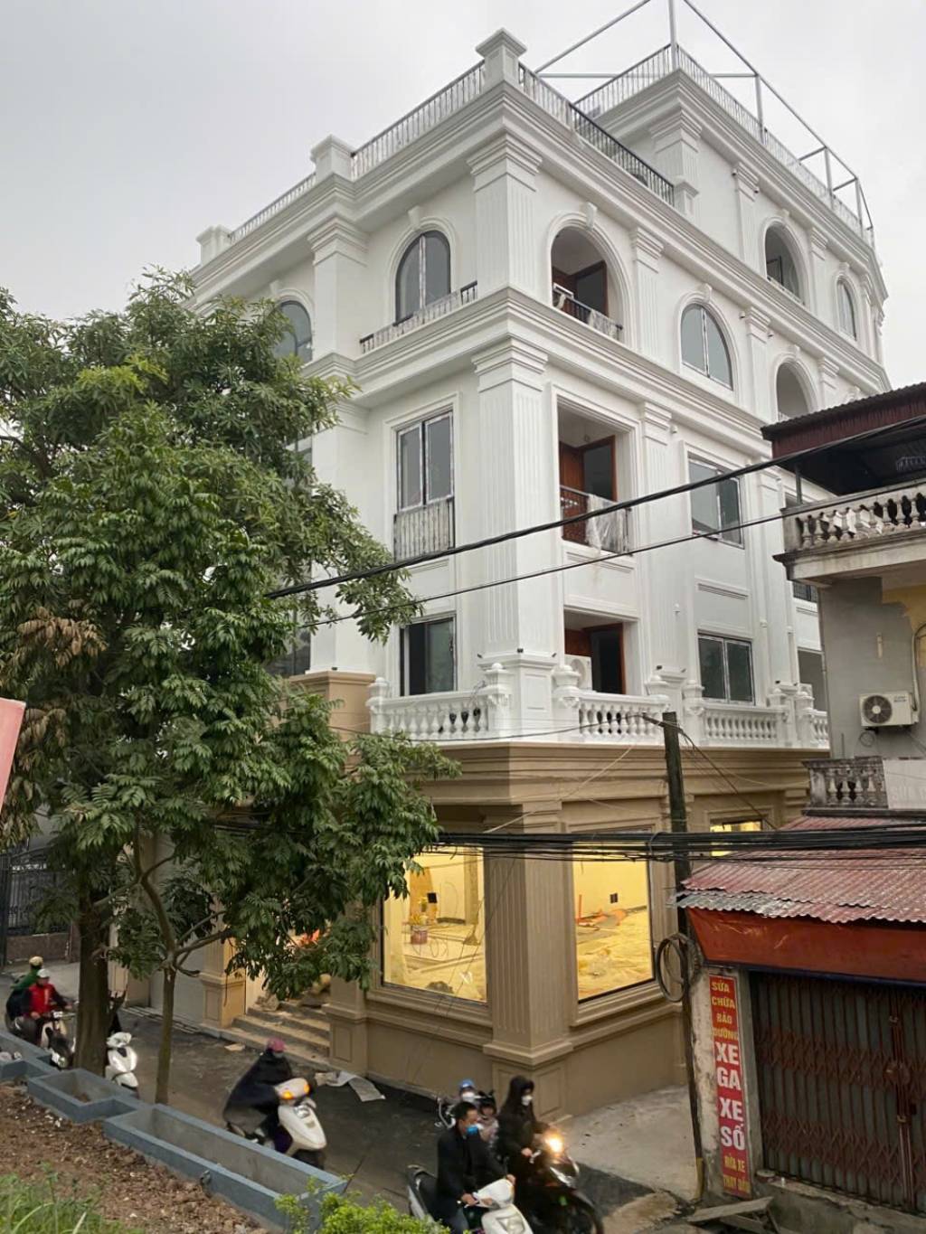 Bán nhà Nguyễn Khoái - diện tích 170m2 6 tầng - Ô tô tránh - giá 65 tỷ