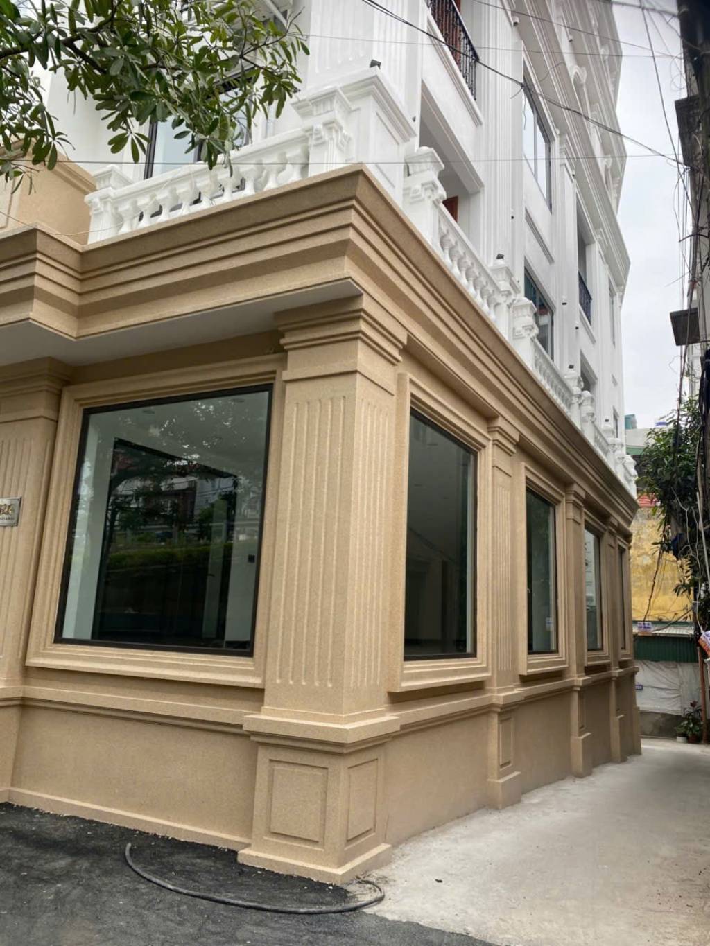 Bán nhà Nguyễn Khoái - diện tích 170m2 6 tầng - Ô tô tránh - giá 65 tỷ