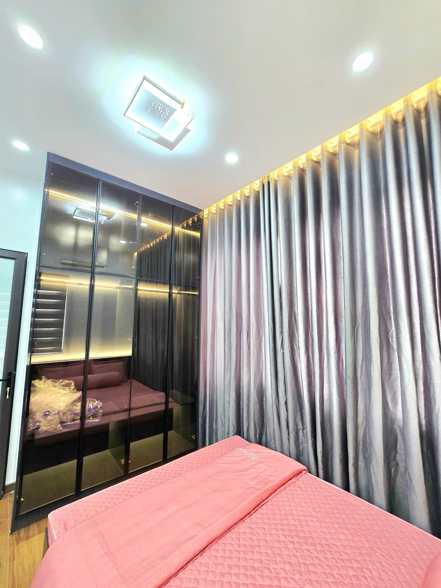 Bán nhà Giáp Nhị - diện tích 20m2 4 tầng - Lô góc, ô tô dừng đỗ - giá 8,2 tỷ