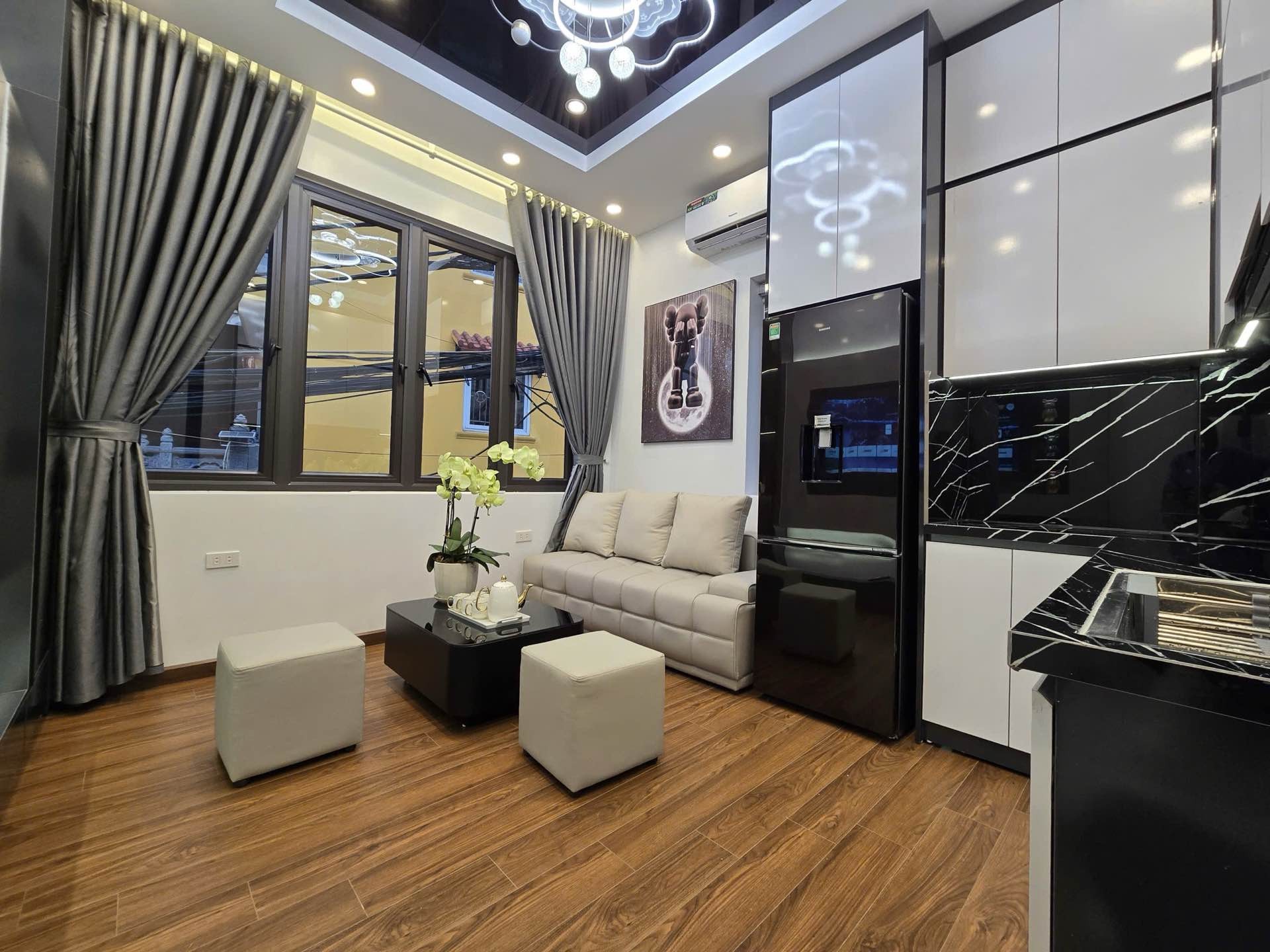 Bán nhà Giáp Nhị - diện tích 20m2 4 tầng - Lô góc, ô tô dừng đỗ - giá 8,2 tỷ
