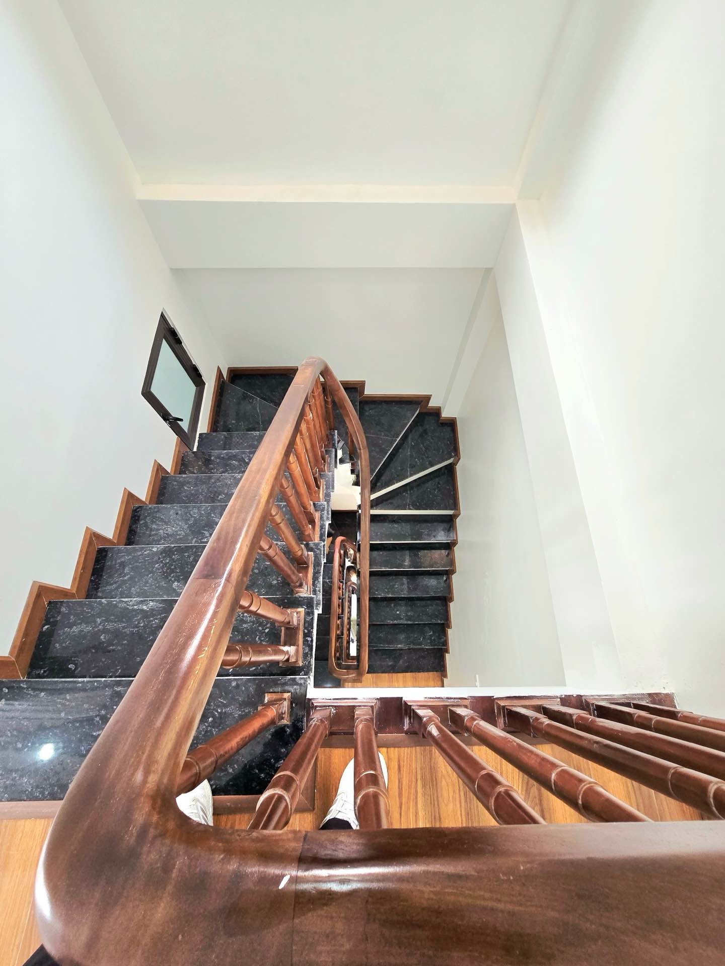 Bán nhà Giáp Nhị - diện tích 20m2 4 tầng - Lô góc, ô tô dừng đỗ - giá 8,2 tỷ